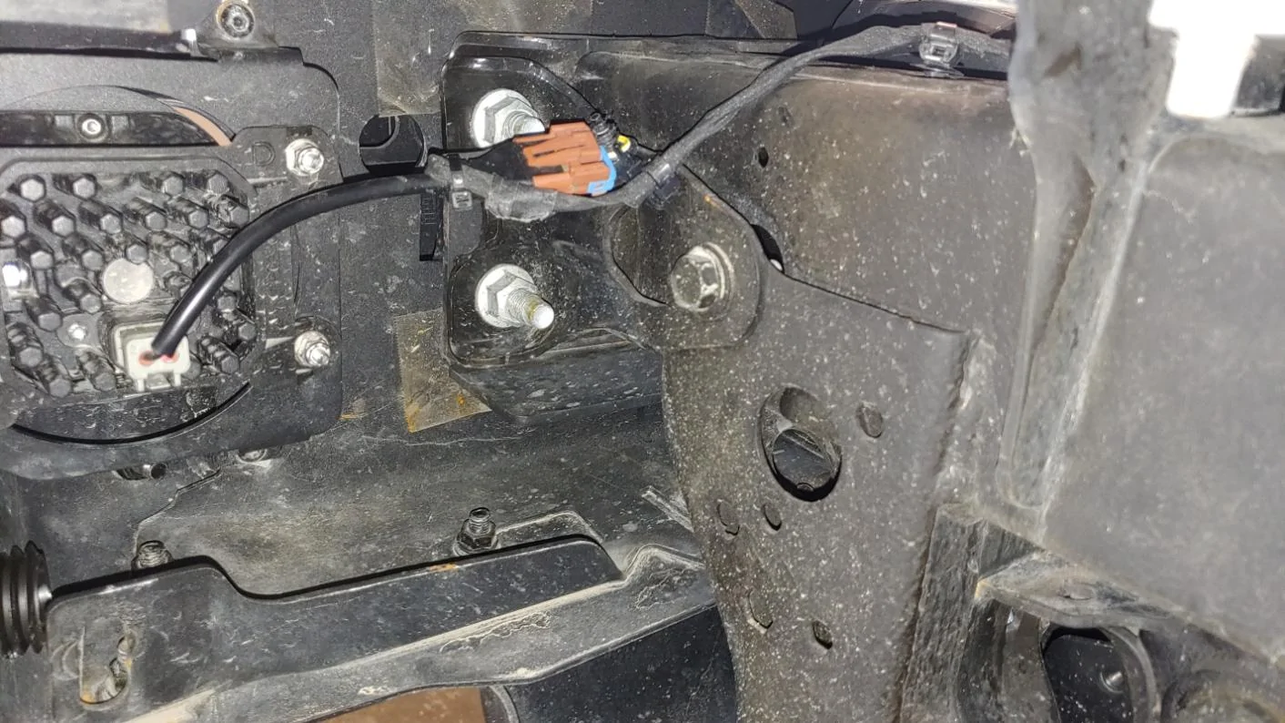 Jeep Gladiator Fog light wiring on el cheapo Rubi bumper reproduction 20220511_095302_HDR