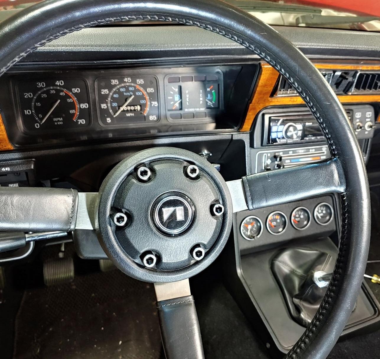 Jeep Gladiator Ordered premium leather trimmed seats - built with this.......... gauges-2