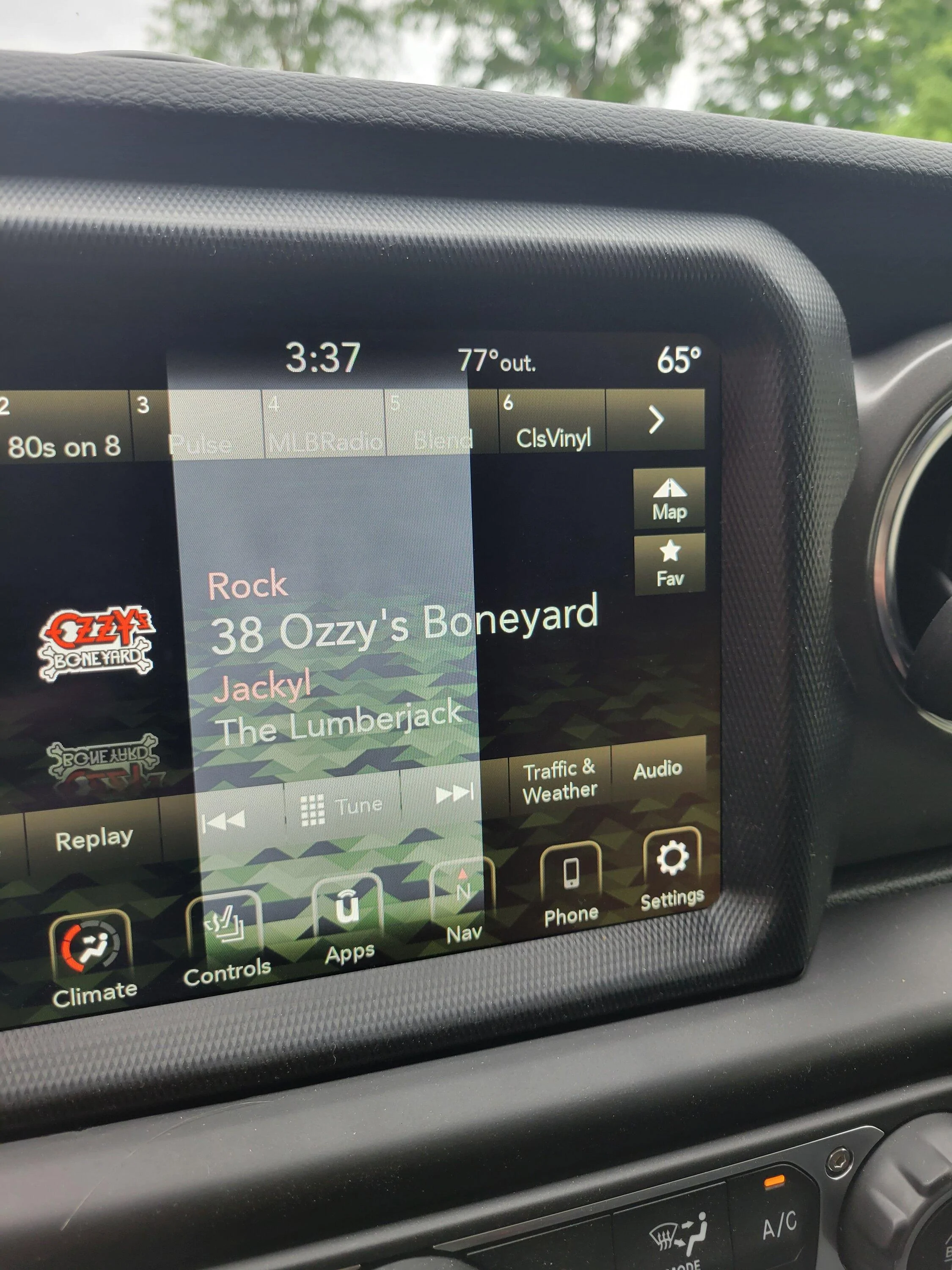 Jeep Gladiator Anyone ran into this? 8.4 system. 20220702_153733