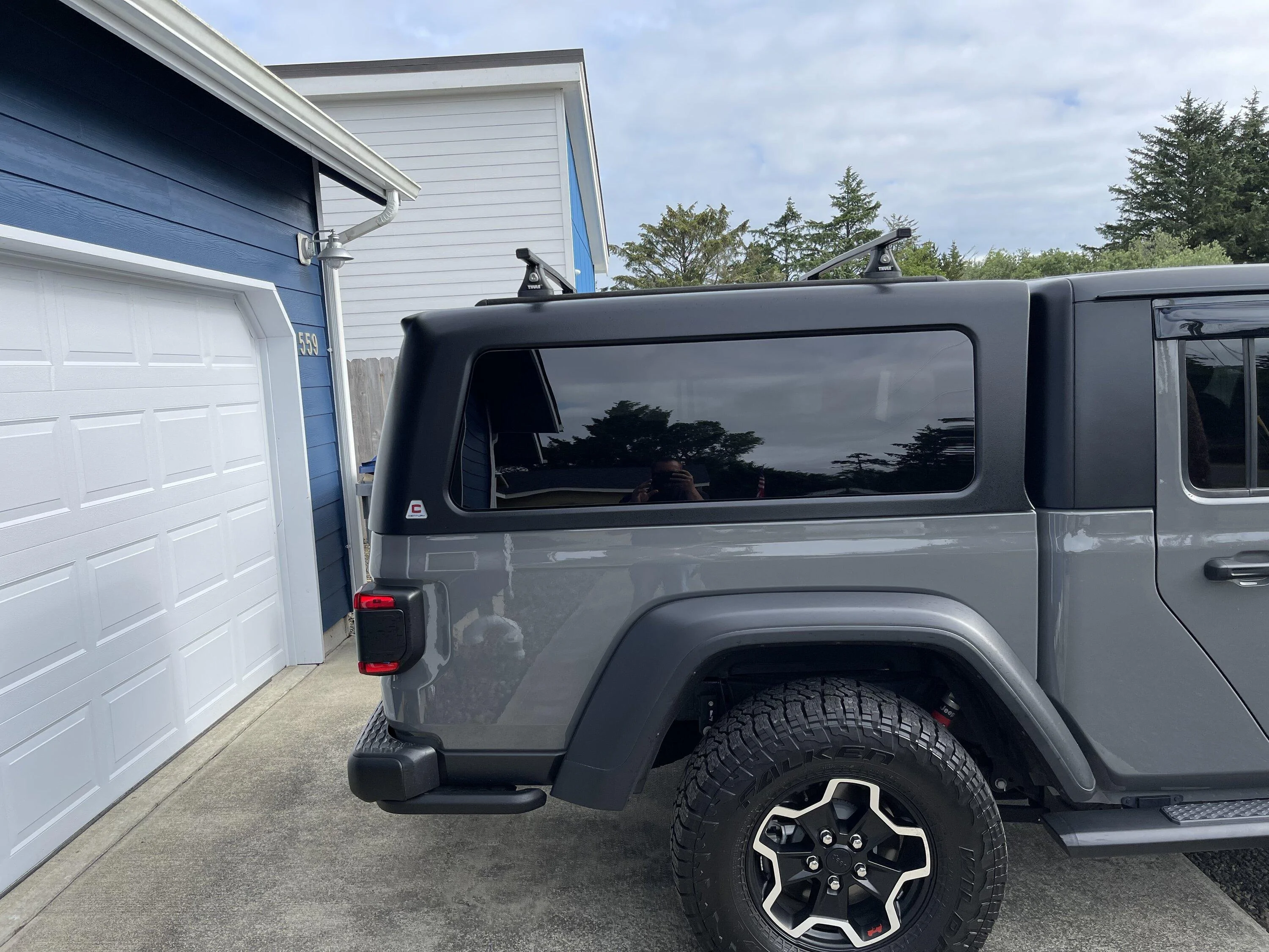 Jeep Gladiator Which bed cap best matches the unpainted hard top? A4099797-3D10-4F21-944A-E0858FB54D86