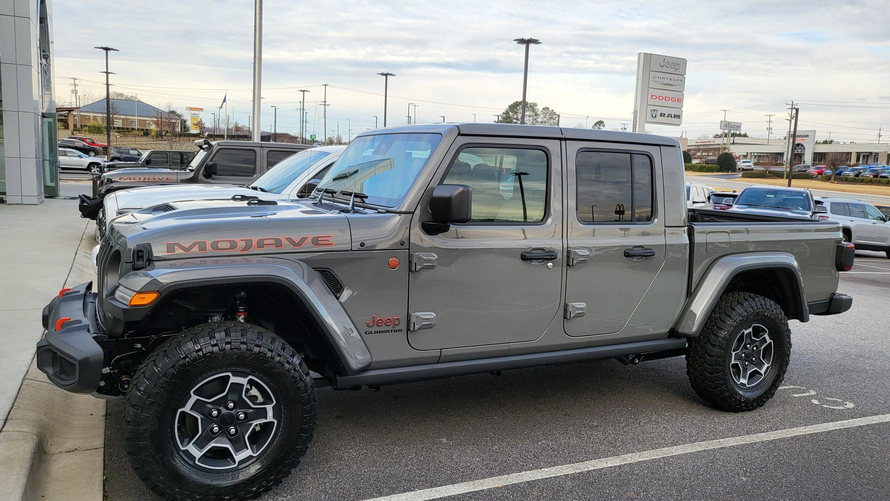 Jeep Gladiator Who said sting grey is common? 20220113_091714