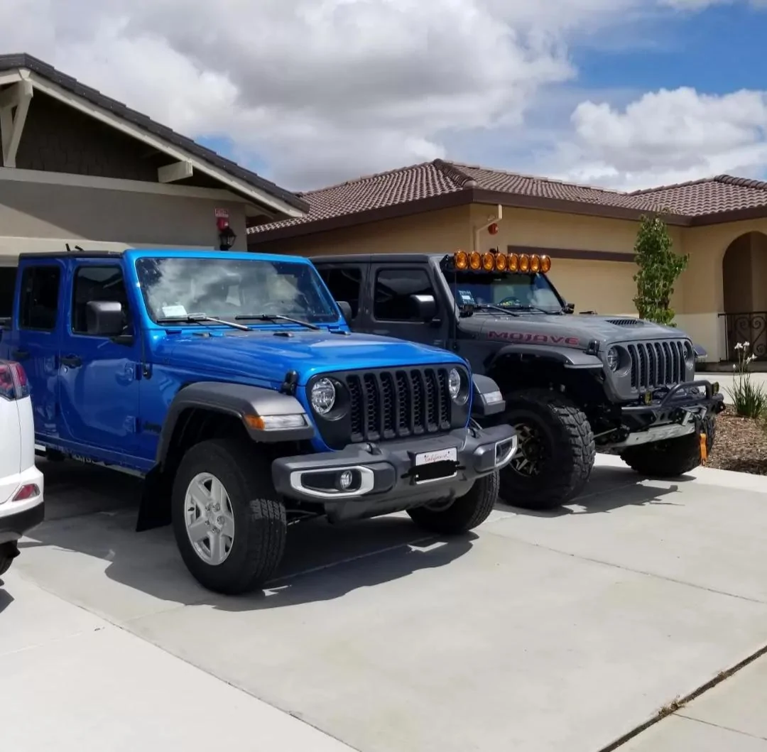Jeep Gladiator Who said sting grey is common? 20220623_174454