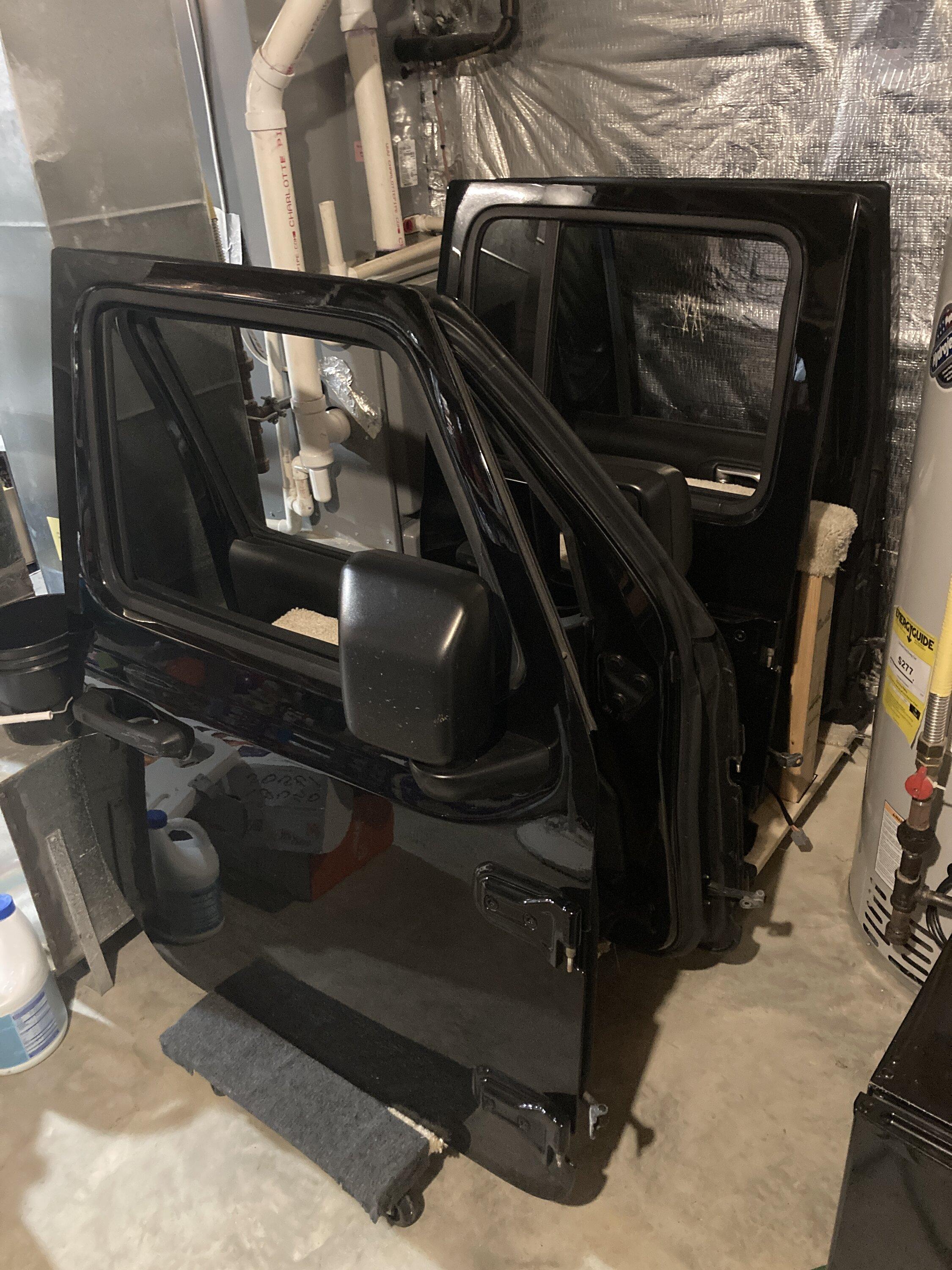 Jeep Gladiator Black half doors 446C483E-9BBA-452E-A053-BD76665A36B8