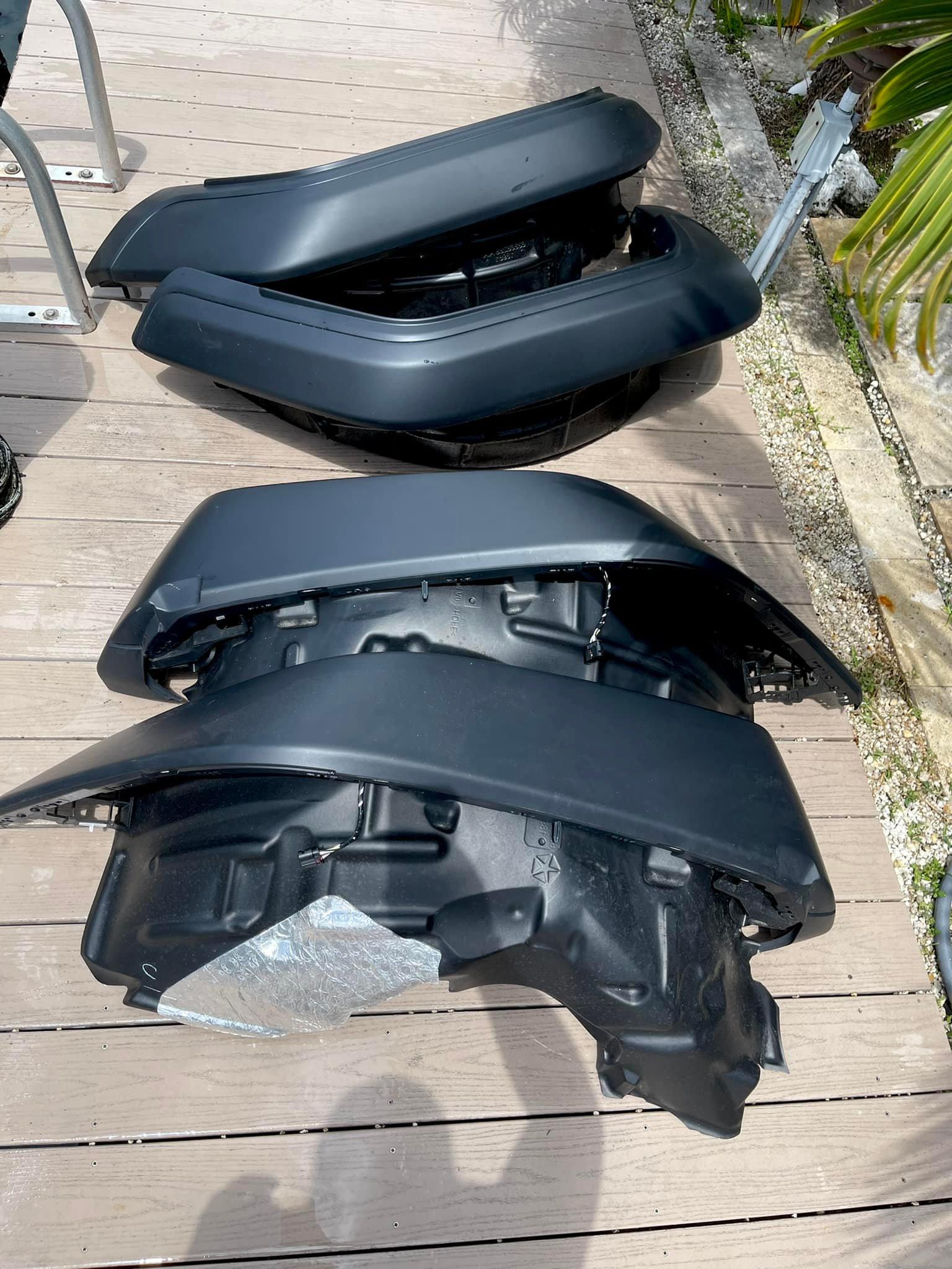 Jeep Gladiator 2022 Jeep Gladiator Max Tow Fenders $250 Local Pickup in FL fender1