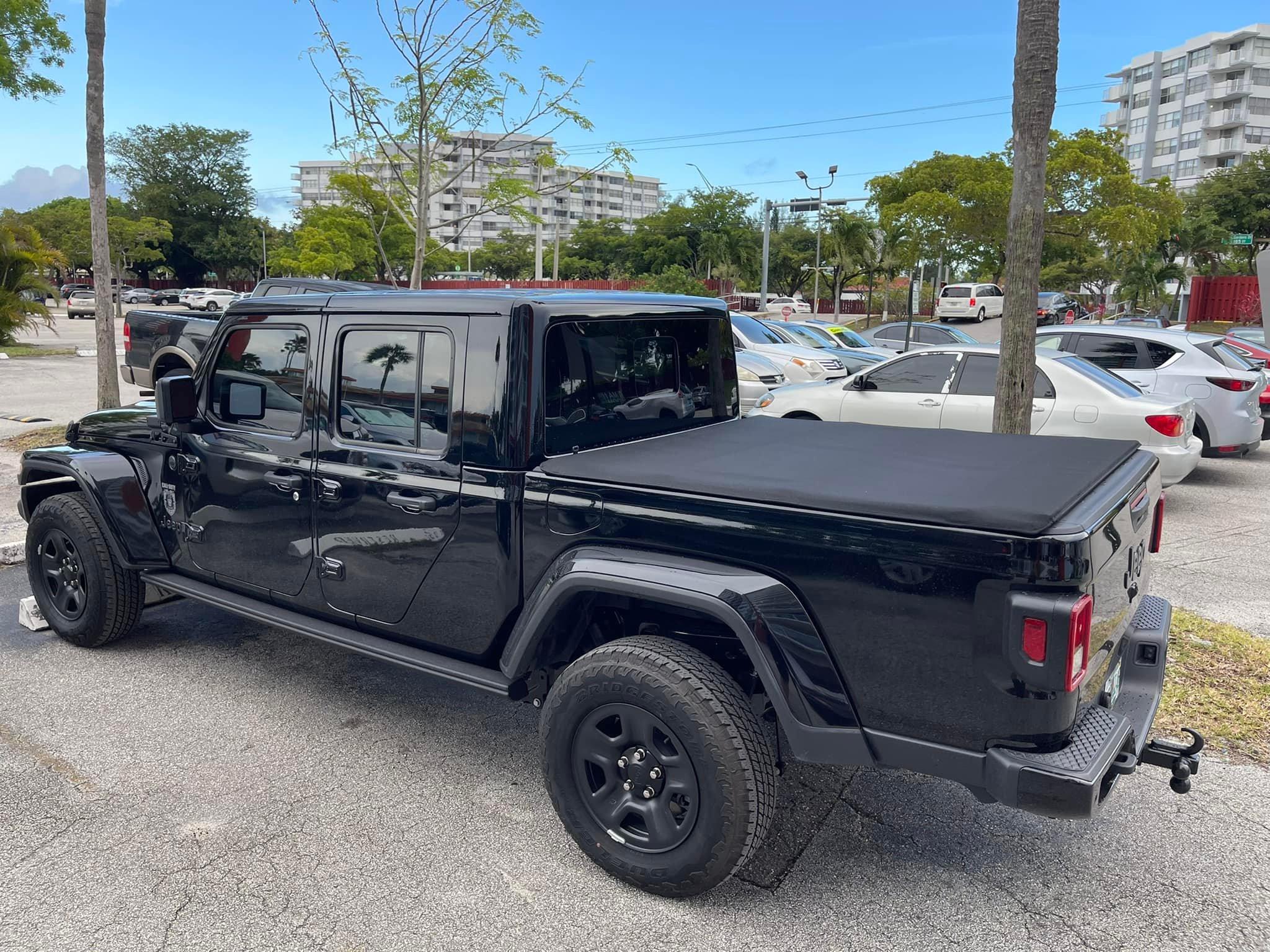 Jeep Gladiator Mopar Jeep Gladiator Premium Bed Cover 1356