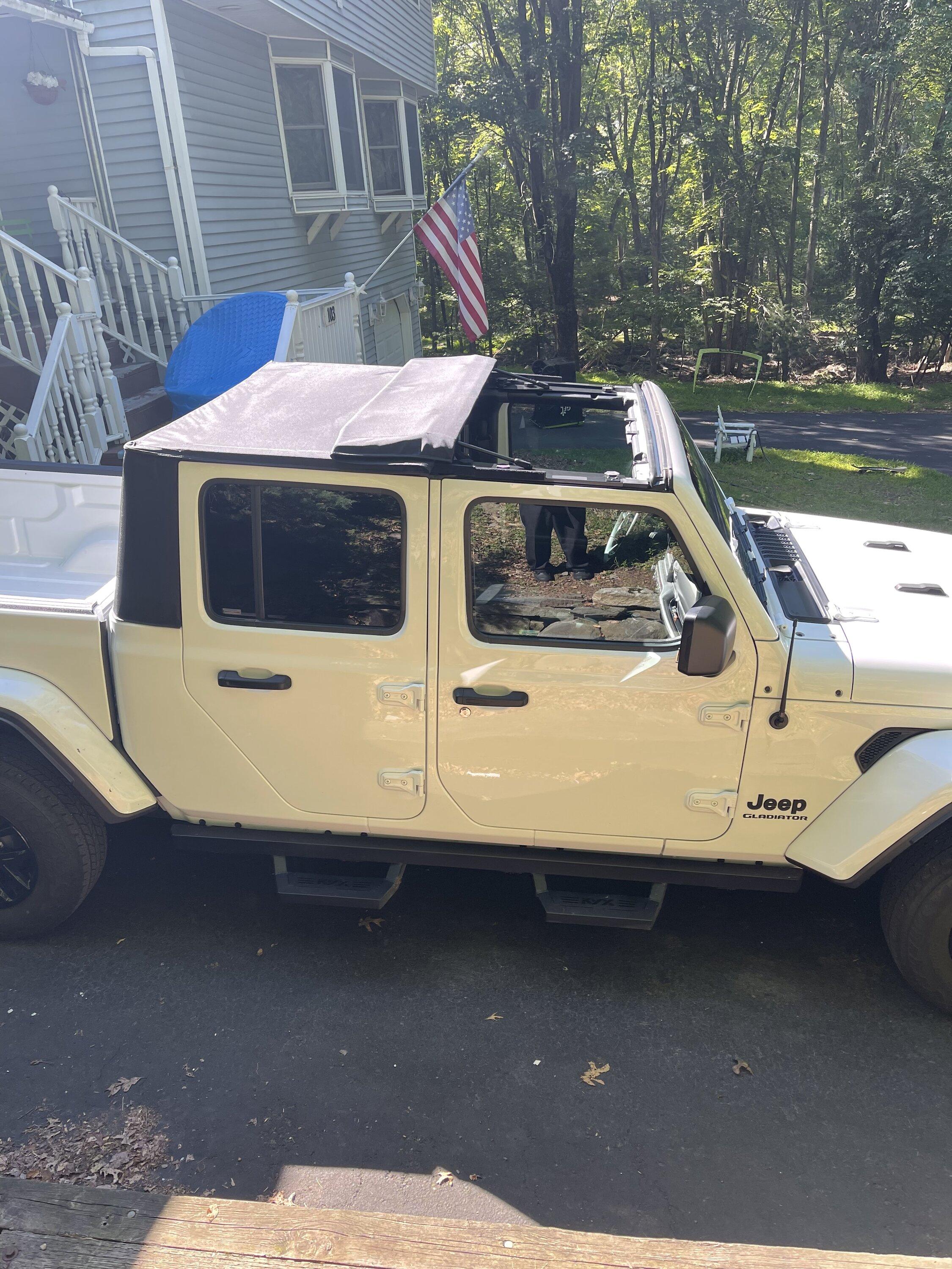 Jeep Gladiator Rugged Ridge Voyager Soft top 3C1AA4CC-1319-46FB-9C40-25620951490A