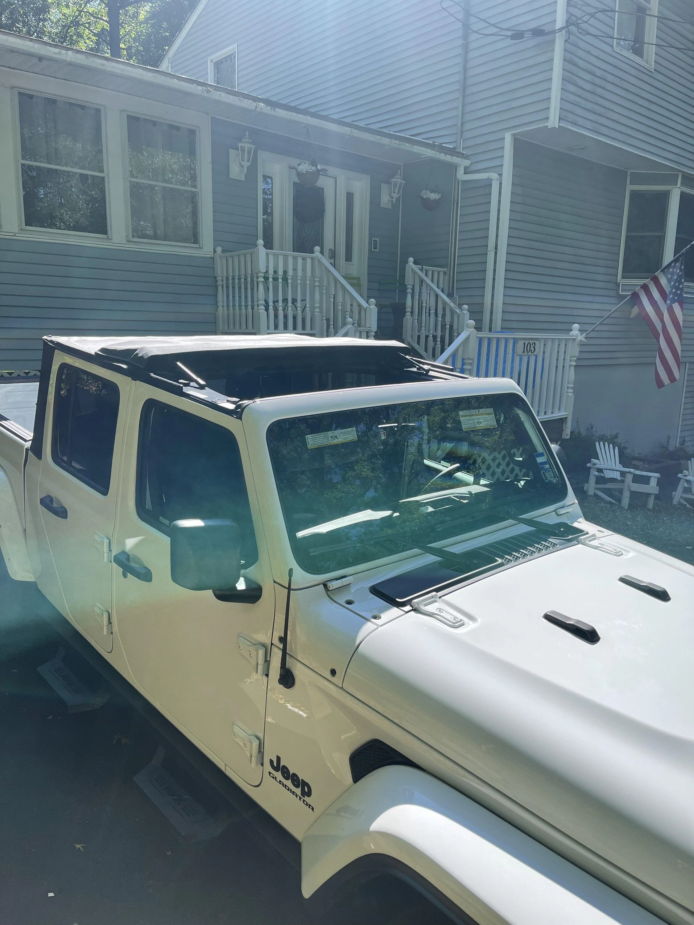 Jeep Gladiator Rugged Ridge Voyager Soft top 44780263-8A8A-44CD-A3B5-0CB4BE251F0F