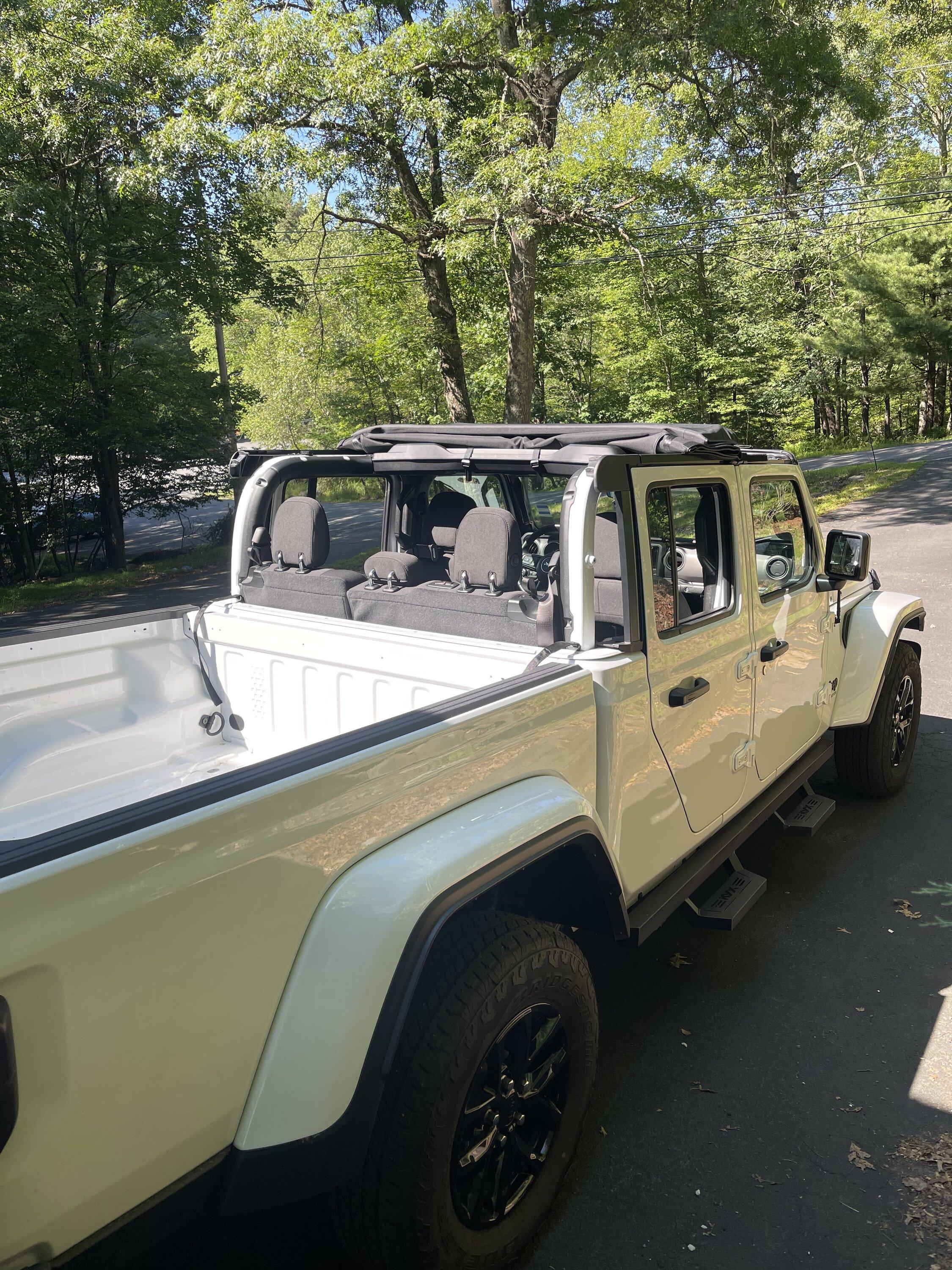 Jeep Gladiator Rugged Ridge Voyager Soft top 54AD4B27-D0B6-4E63-A9CD-525E915E923C