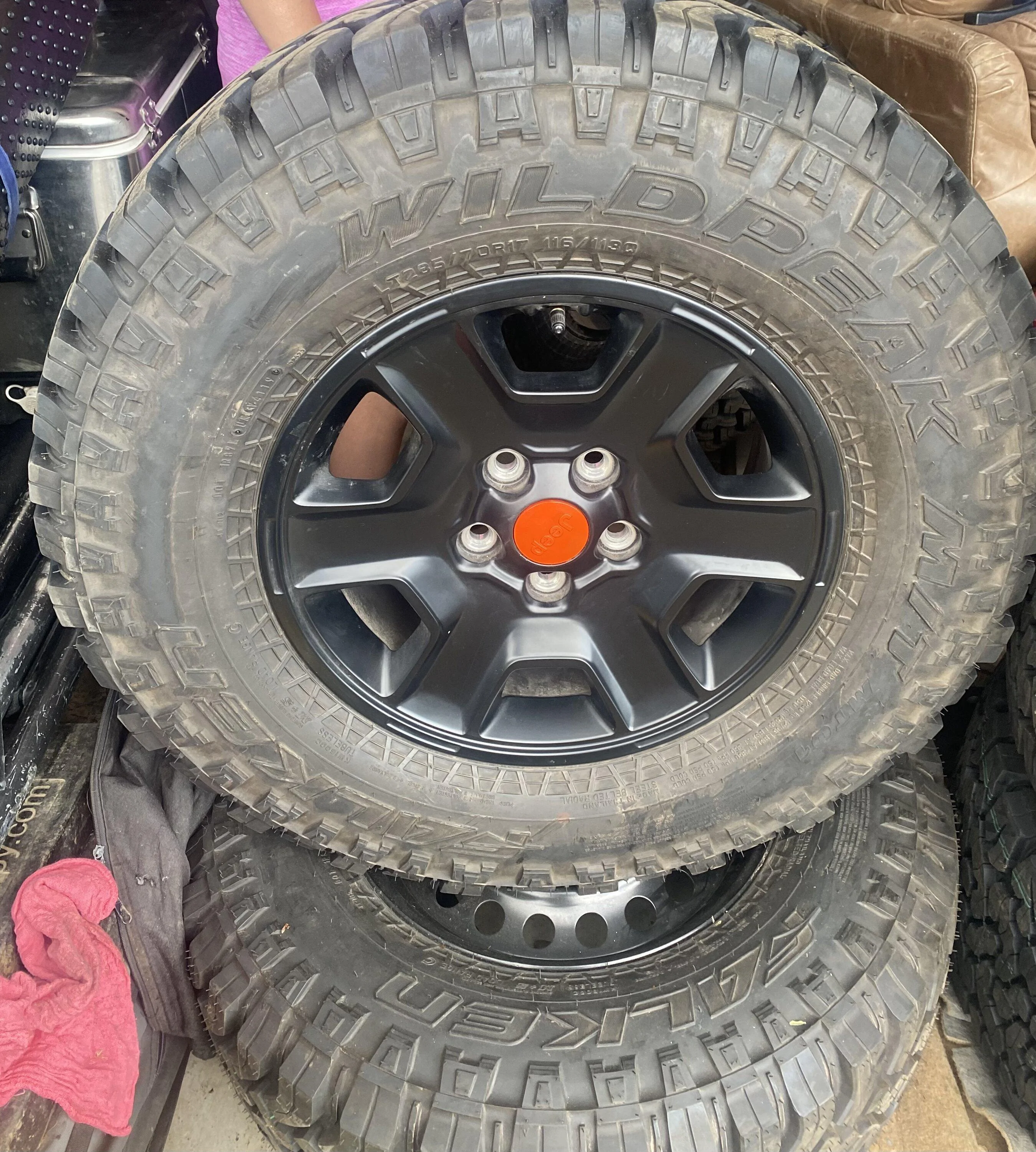 Jeep Gladiator Mojave wheel & tire take-offs E3C01313-9E17-4F15-B6FC-A96149BD906A