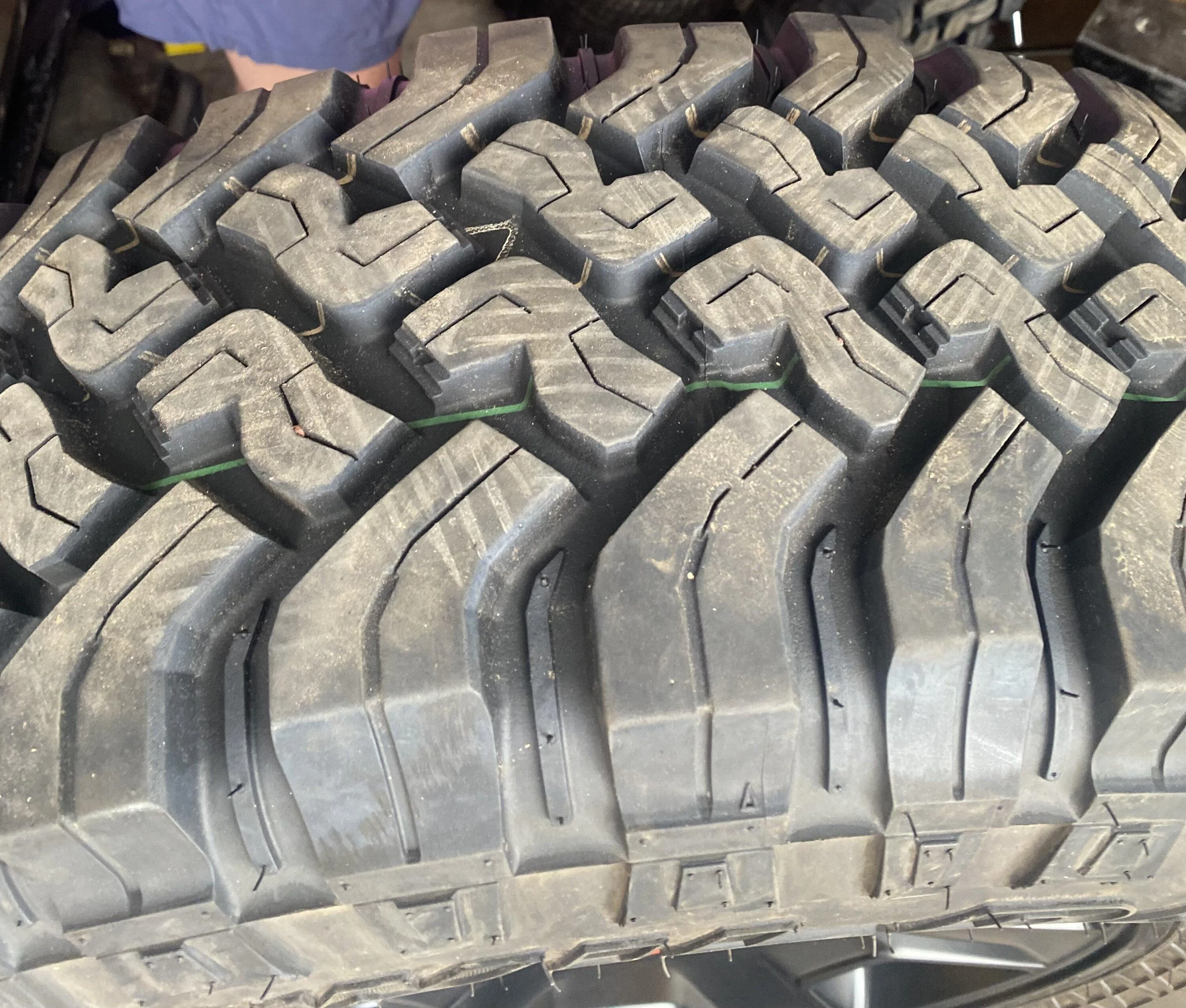 Jeep Gladiator Mojave wheel & tire take-offs B3B45214-7F77-44B1-8F44-5E976B78FD2D