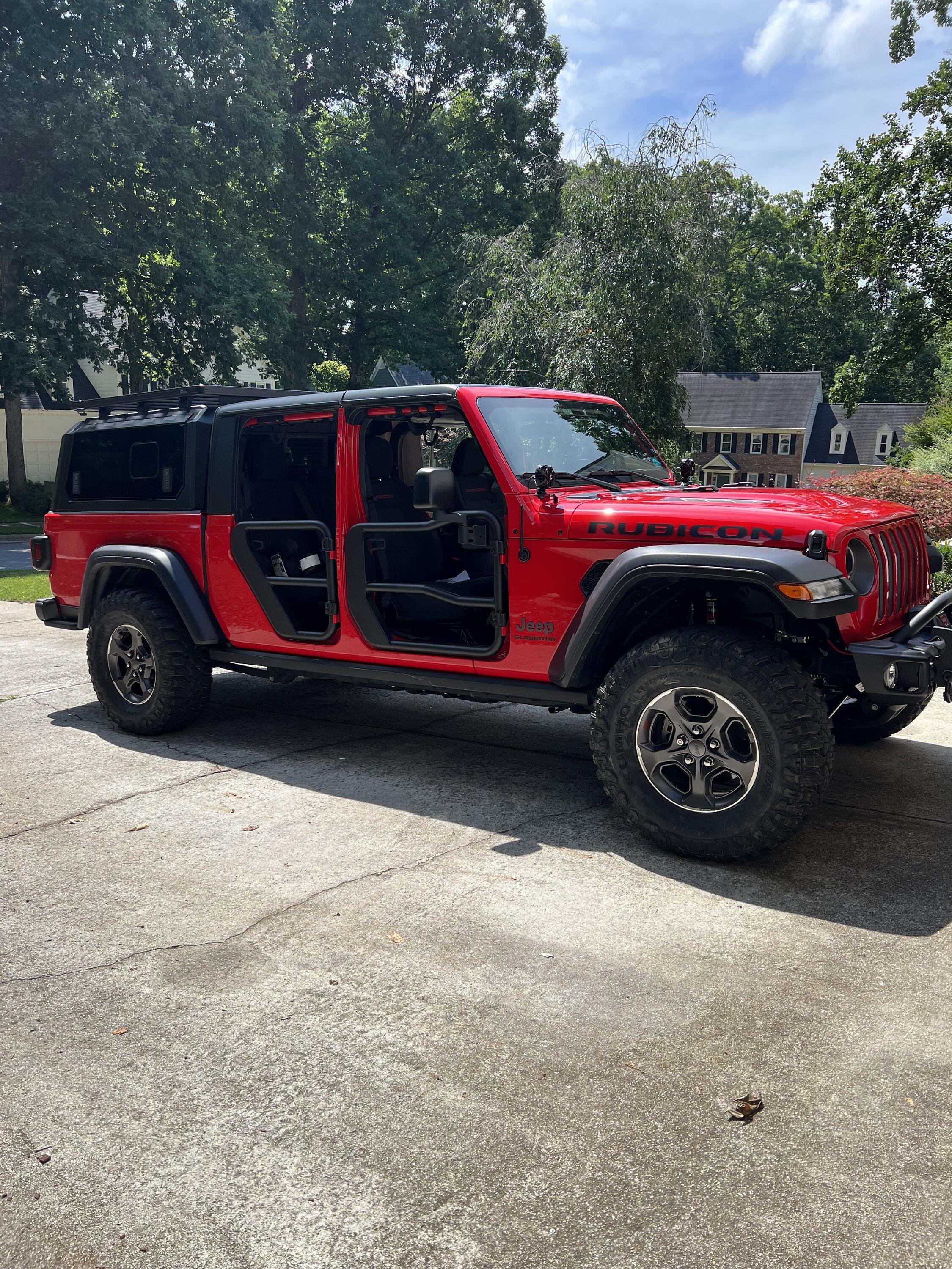 Jeep Gladiator They're real, and they're spectacular. $1100 on sale 315/70r17 kumho mt71 5F5DCA1A-9FD9-4E93-B197-9DAB20E56279