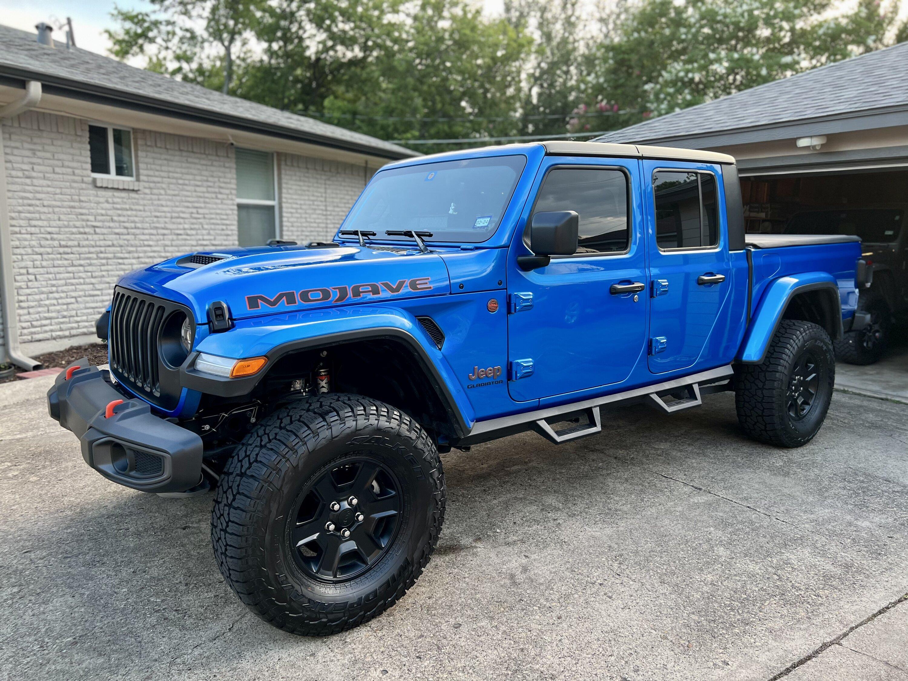 Jeep Gladiator HYDRO BLUE PEARL Gladiator JT Club 54B5FD64-2AA7-4704-AD8A-3036B6D676D8