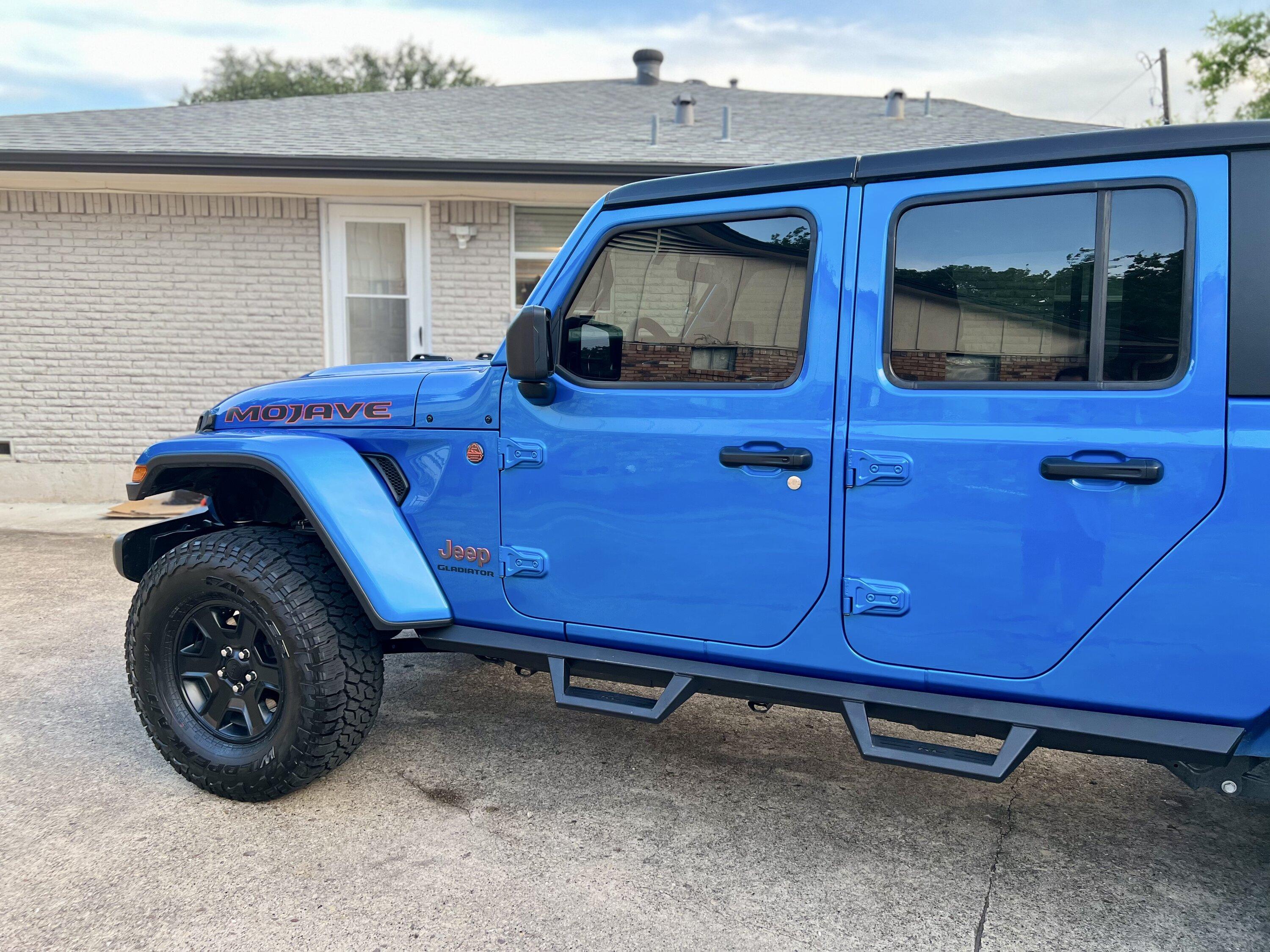 Jeep Gladiator HYDRO BLUE PEARL Gladiator JT Club B95EF16A-51E5-4E70-99EA-D5AEDD633096