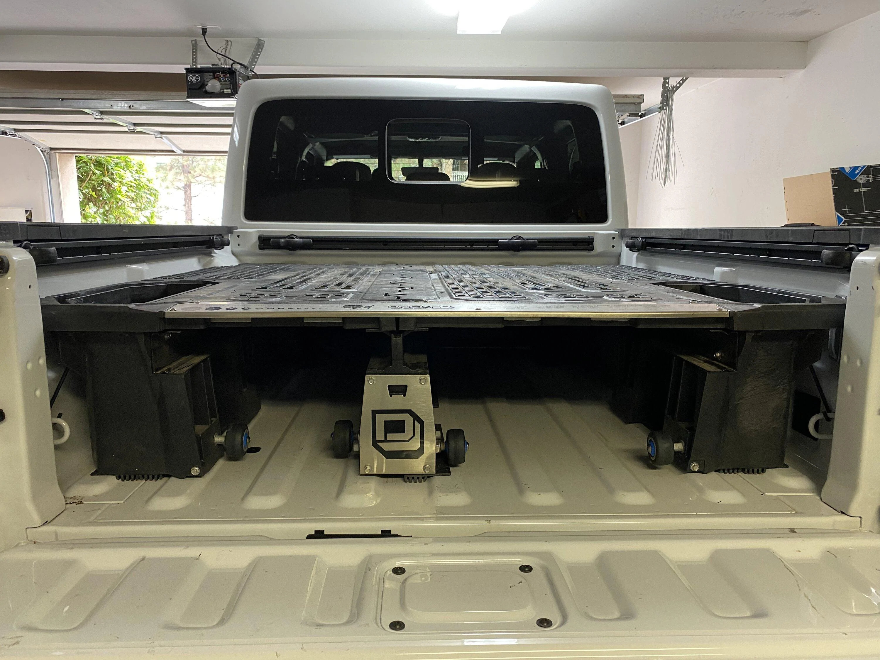 Jeep Gladiator Decked Drawer System A16DF619-4419-41BA-BC65-BCC29F039E0A