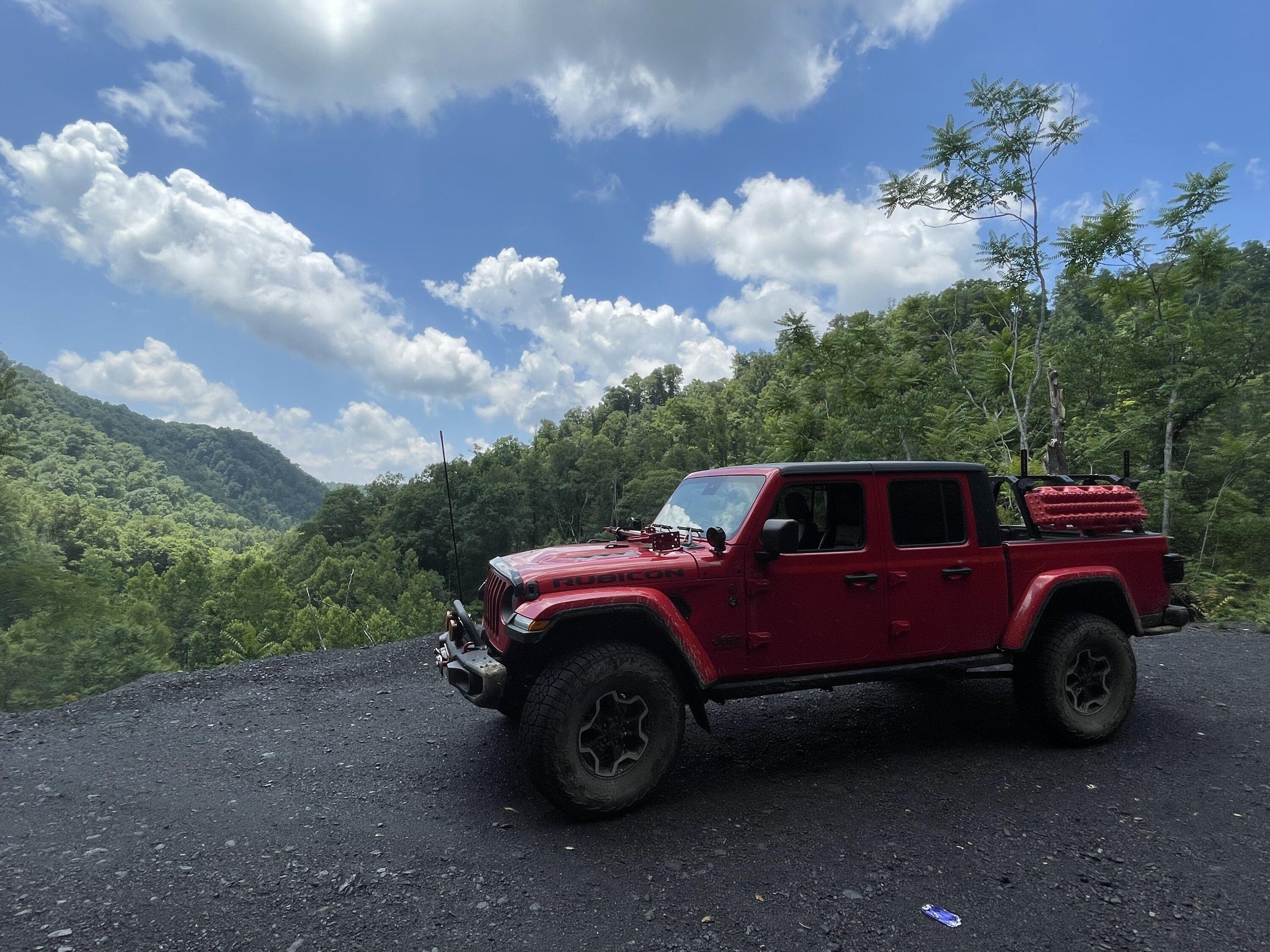 Jeep Gladiator FIRECRACKER RED Gladiator JT Club A6B9E4C4-D5CE-443C-BD5D-8BB1B5EC22C5