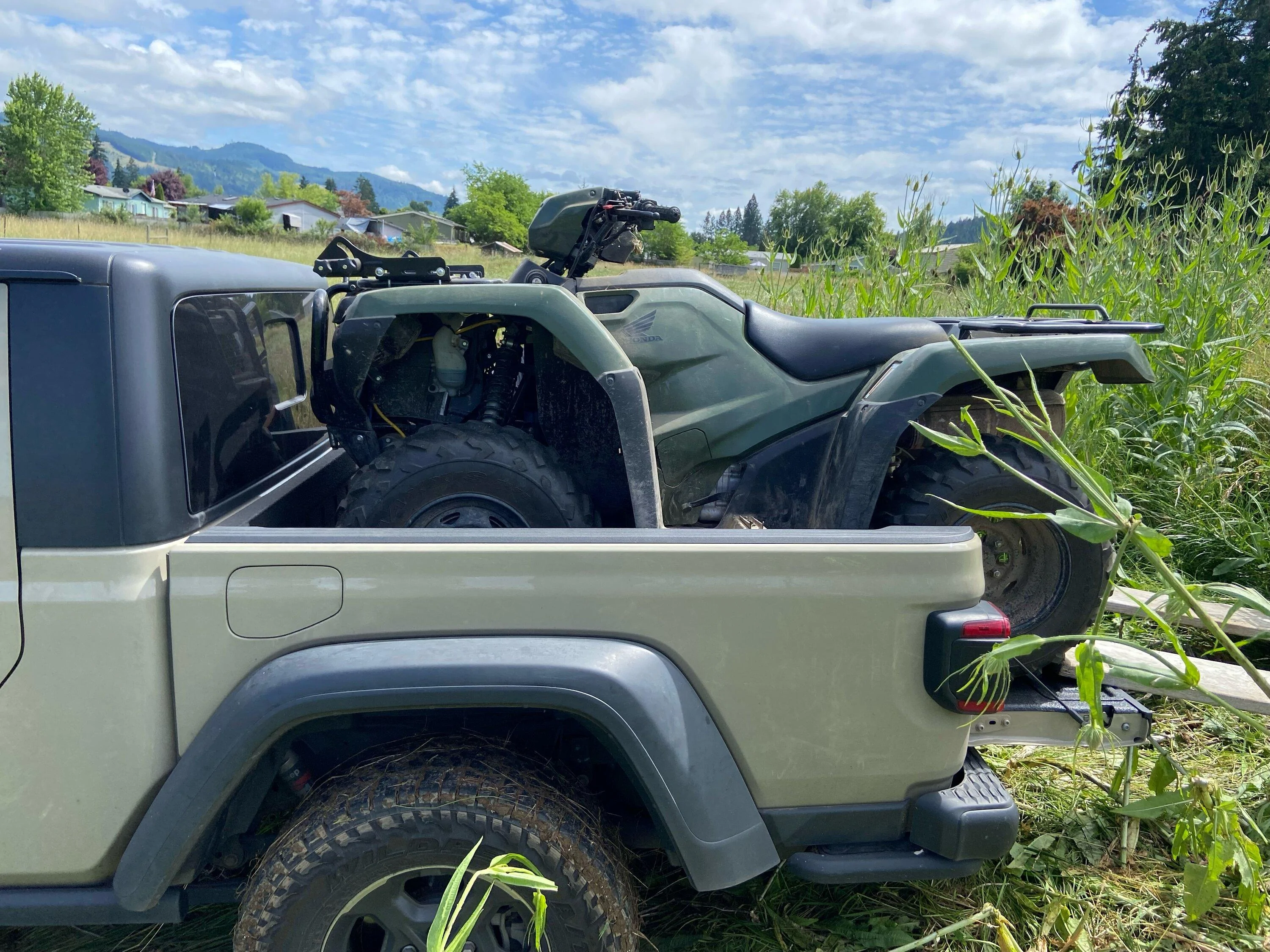 Jeep Gladiator Thinking hard about buying a gladiator, some advice please 22C49DBF-352C-4376-A5AC-4CCA55E0C6DB