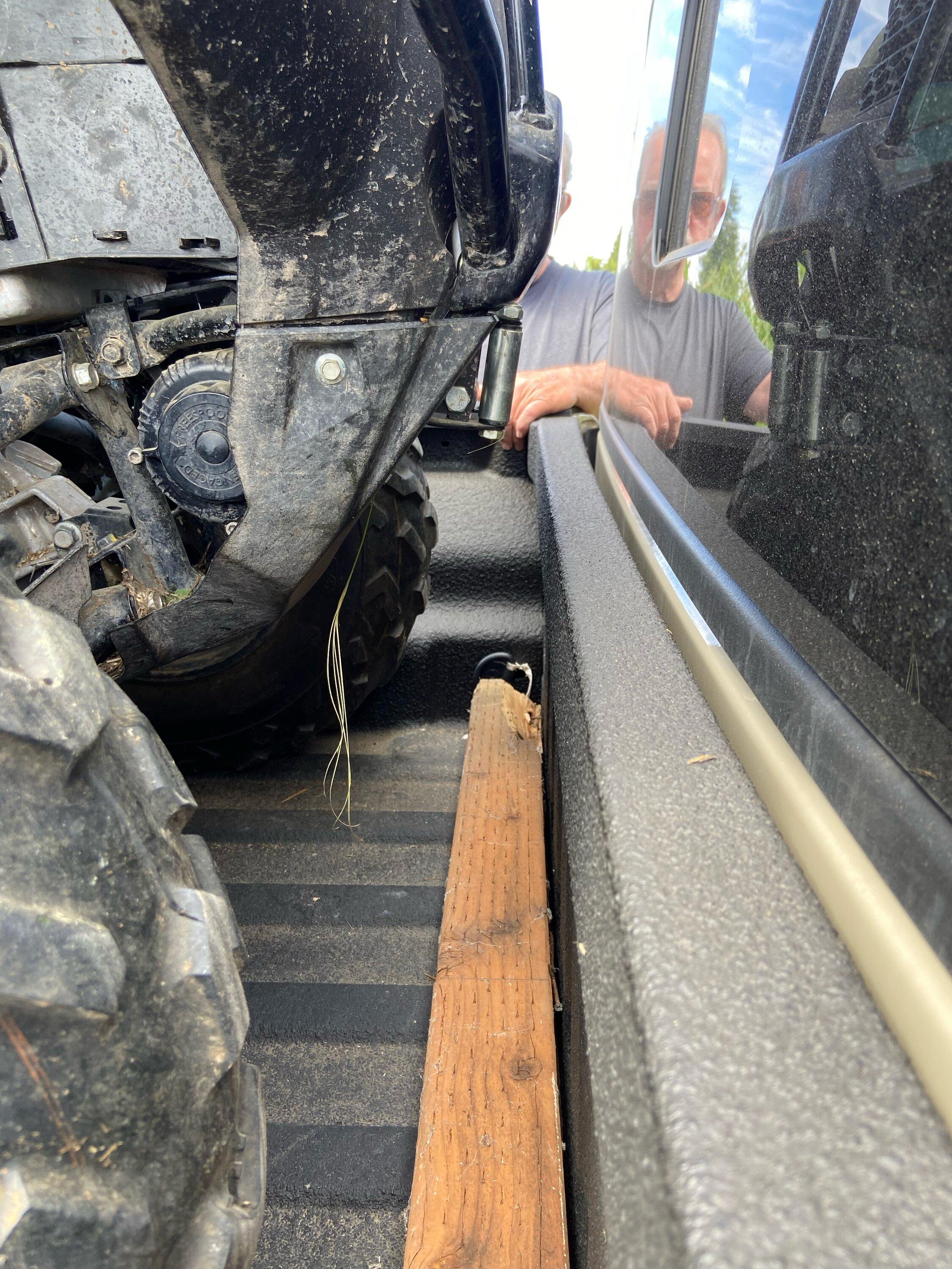 Jeep Gladiator Thinking hard about buying a gladiator, some advice please 729A3503-13F0-4B84-BA83-EB6FCA283623