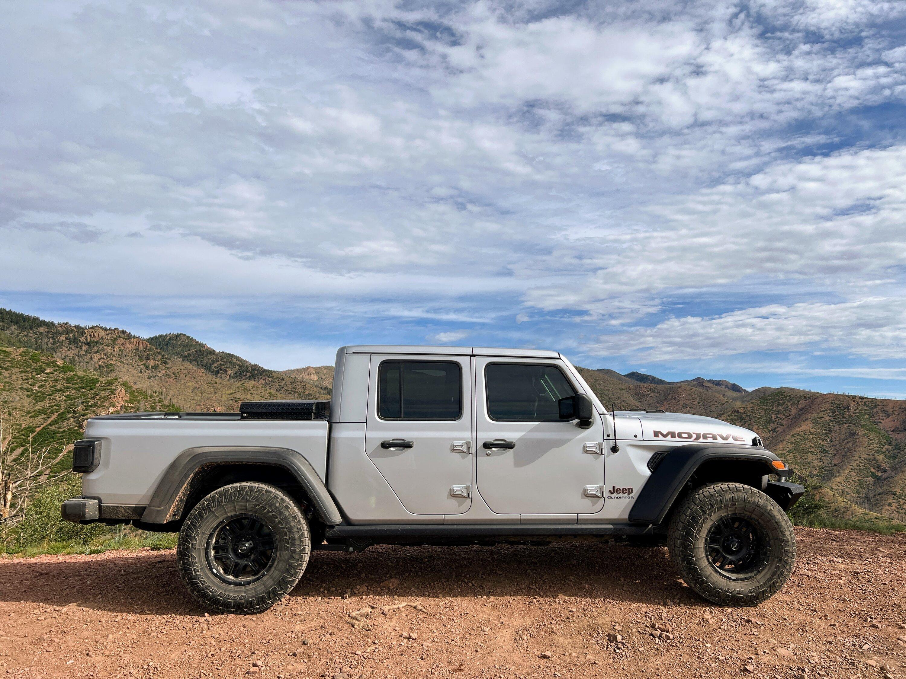 Jeep Gladiator SILVER ZYNITH Gladiator JT Club IMG_5660.JPG