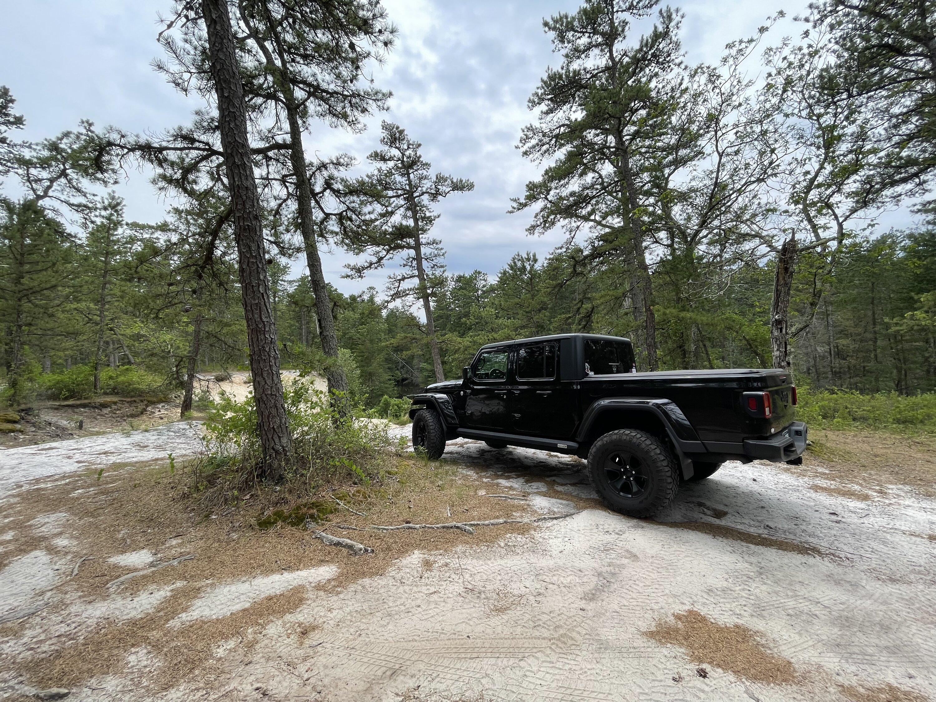 Jeep Gladiator BLACK Gladiator JT Club F0A502B1-E1A7-46F7-8293-8D60B8E805D9
