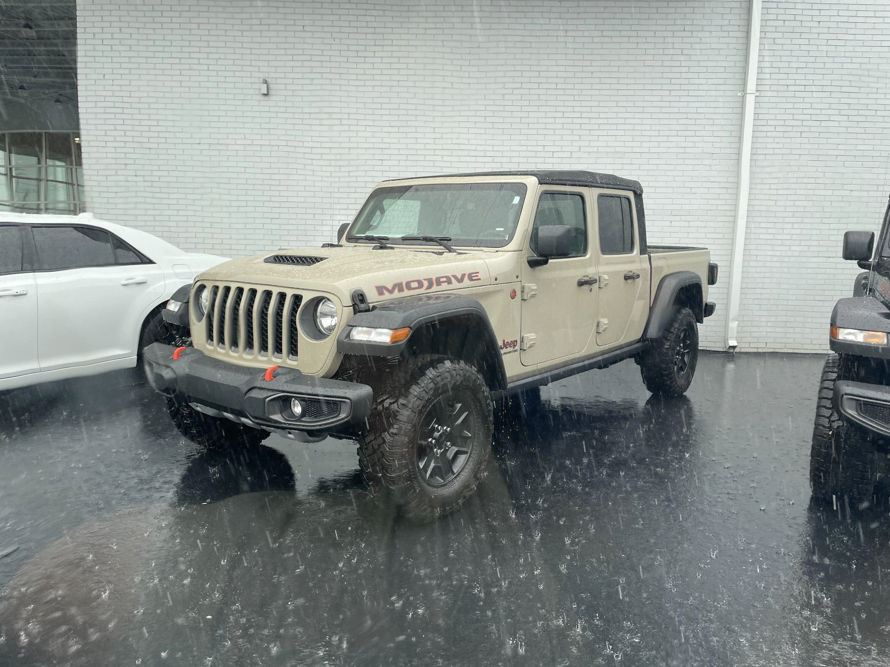 Jeep Gladiator Gobi Gladiators Waiting Room 5849B0D5-CEF1-4A54-9616-382E9190B6DC