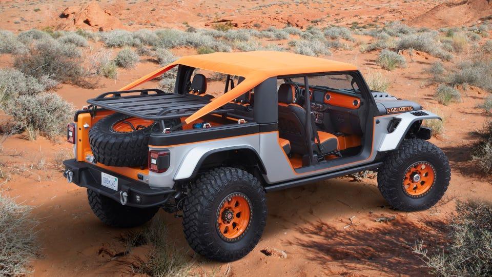 Jeep Gladiator Does anyone know if a top like this is available? Jeep_Gladiator_Rubicon_Bob_Concept_2