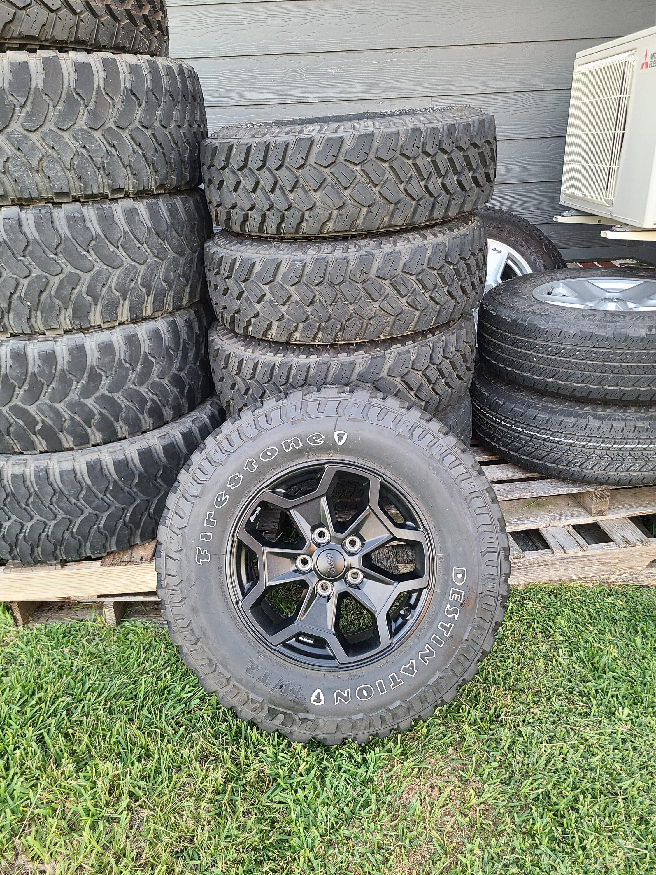 Jeep Gladiator Black Texas Trail Edition Wheels $800 20220705_193312