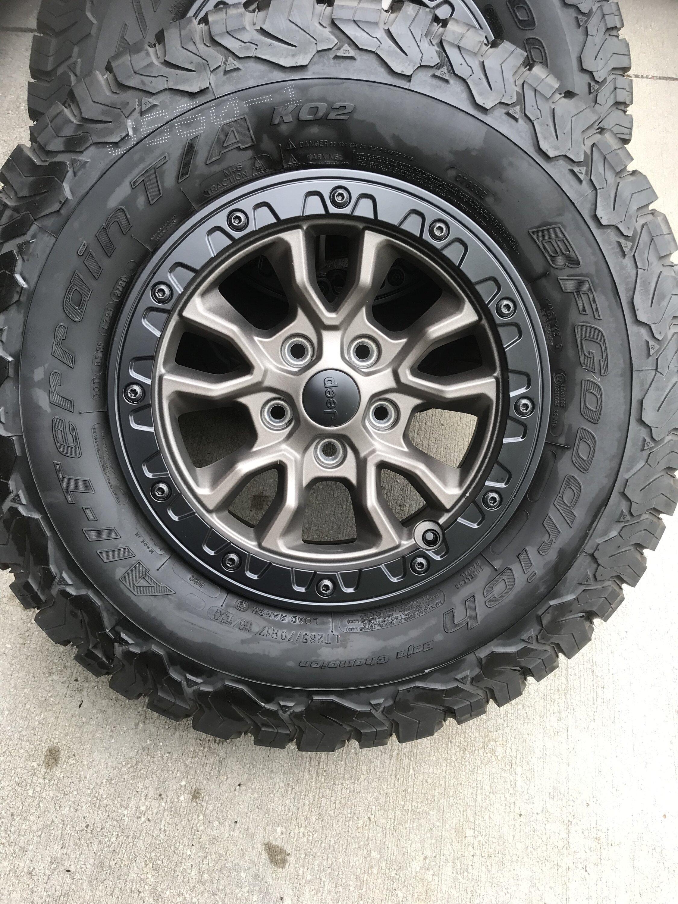 Jeep Gladiator 392 Wheels and tires $2400 13A5B40C-2E9C-4FBA-89B8-6916E0562729