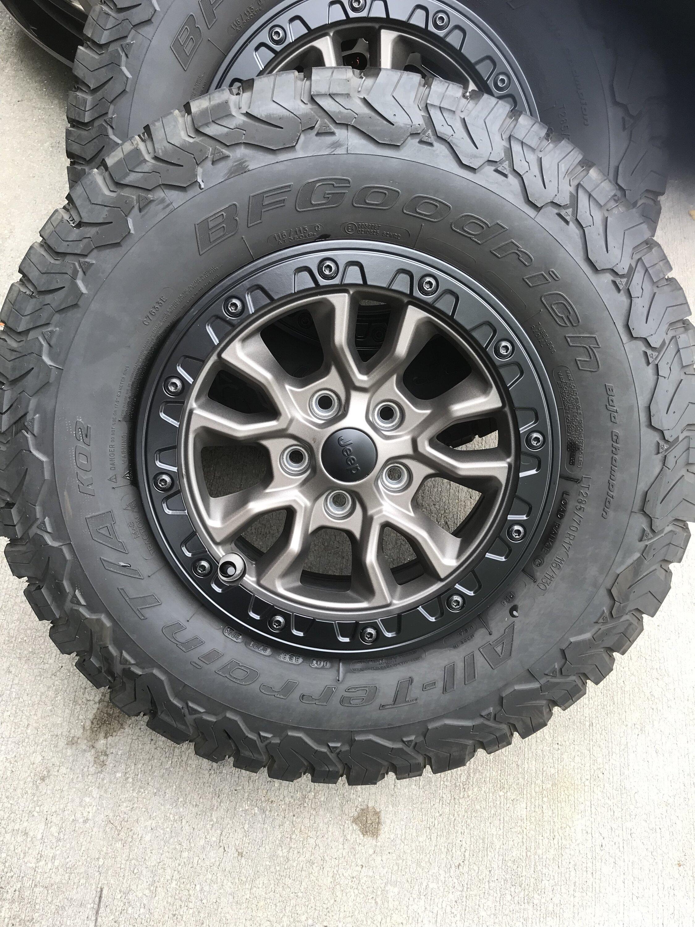 Jeep Gladiator 392 Wheels and tires $2400 B28700B2-E47D-4AF6-924A-1282289BA001