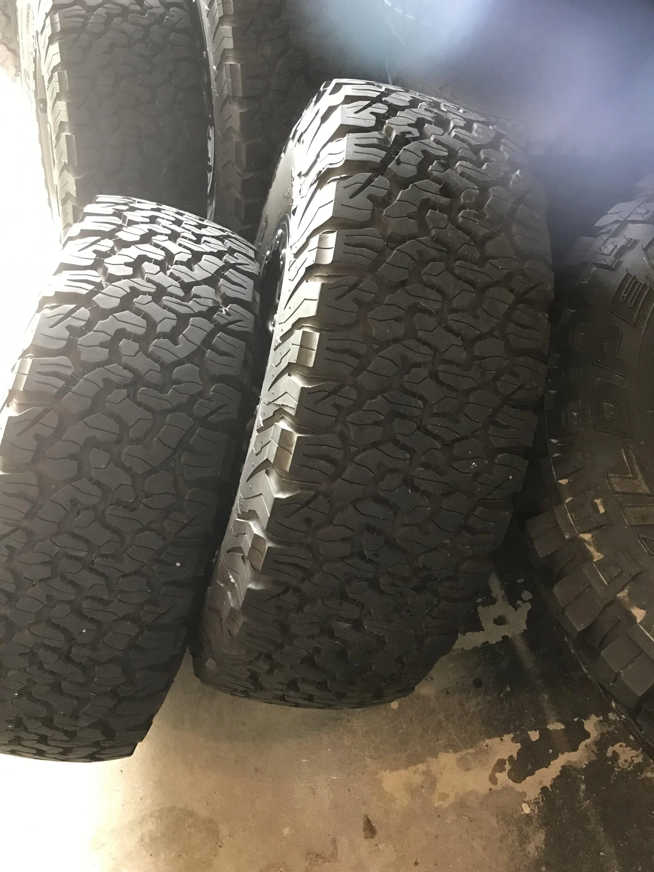 Jeep Gladiator 392 Wheels and tires $2400 5EBB0DCD-BC0F-4982-8E64-1EC1C5A62BBF