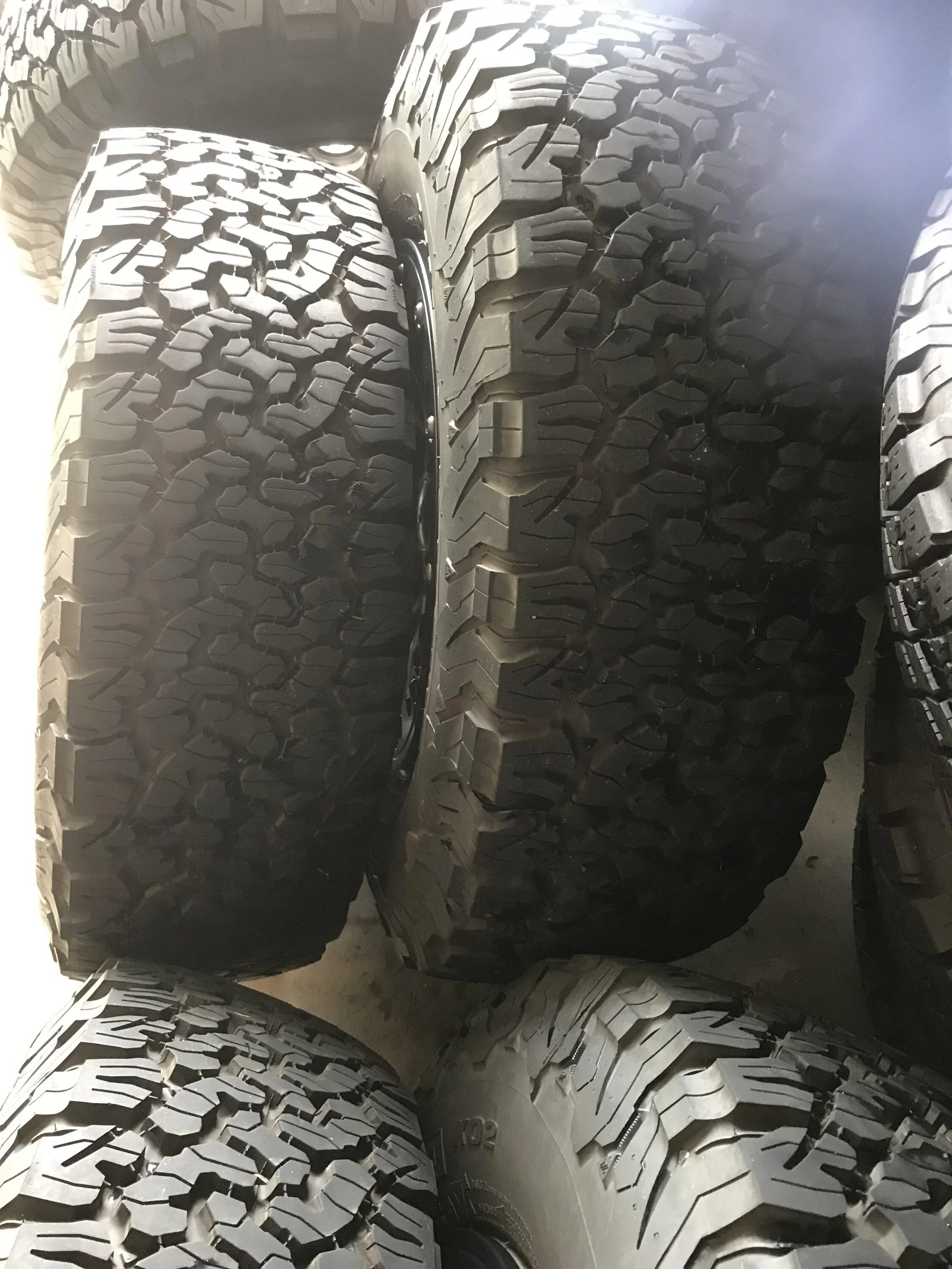 Jeep Gladiator 392 Wheels and tires $2400 E6A18DBA-528C-46AB-A63D-1D1A993CC9E2