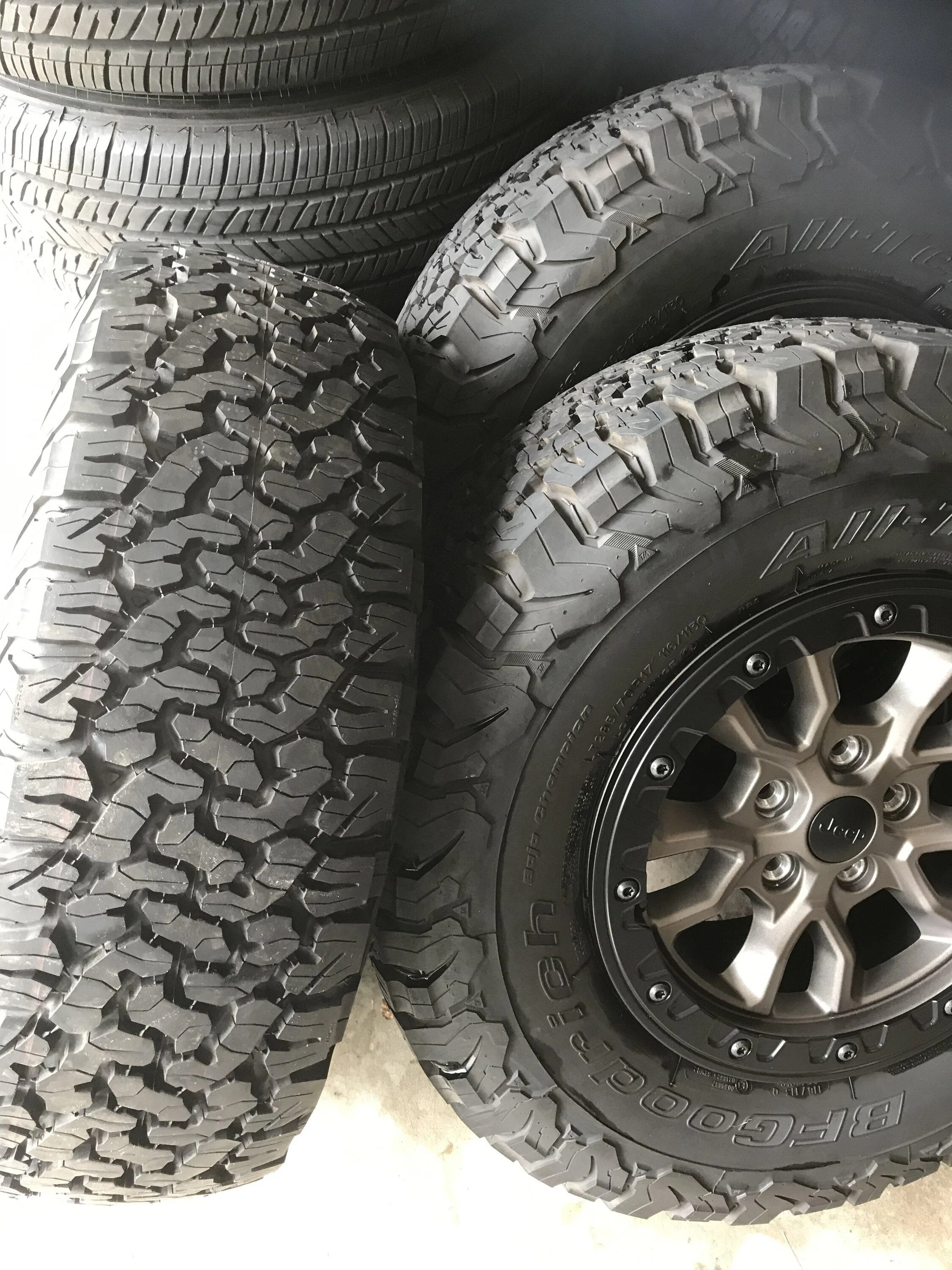 Jeep Gladiator 392 Wheels and tires $2400 7AD47073-FF55-40A1-B753-6911A505BABA