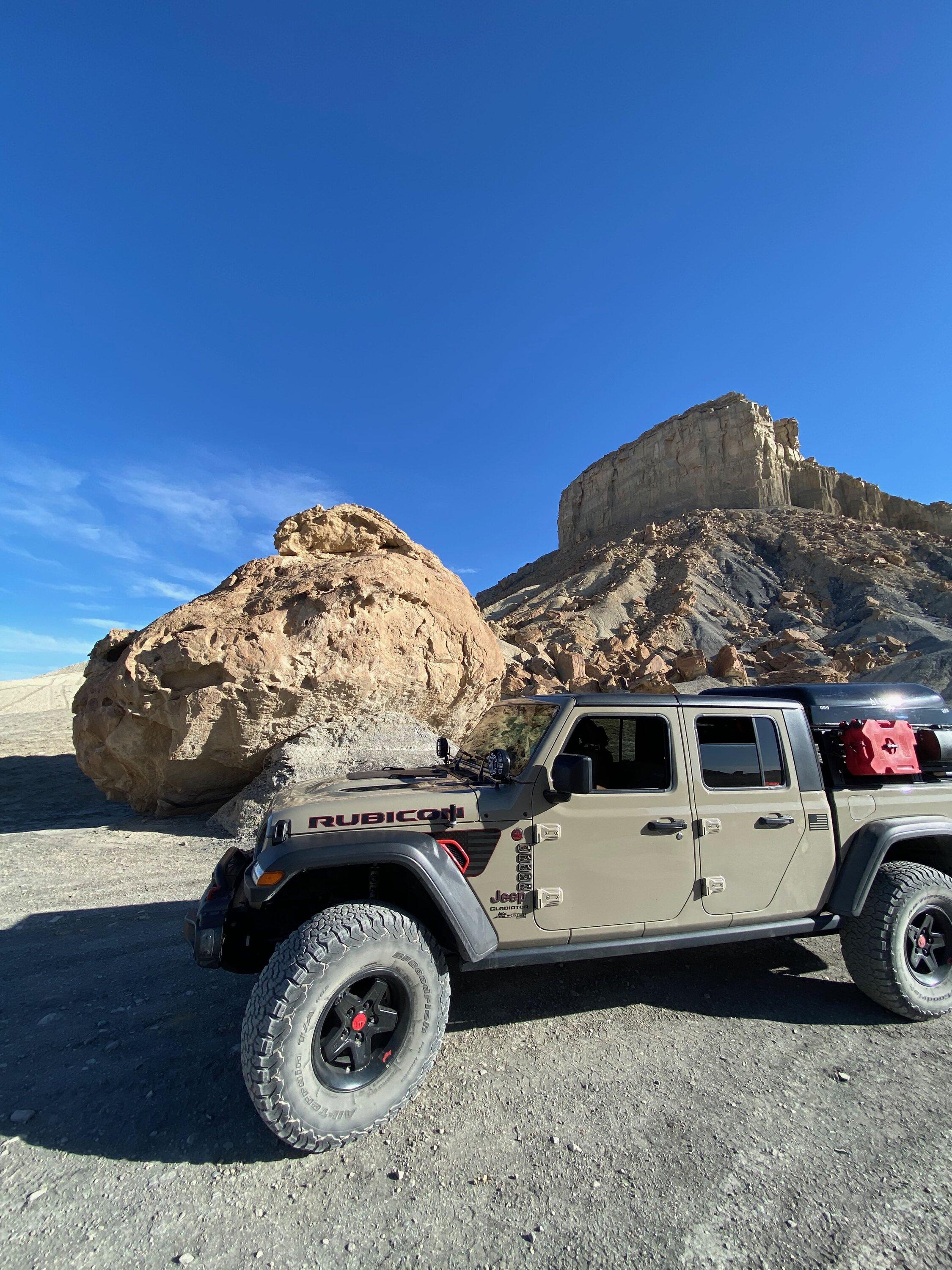 Jeep Gladiator 2020 Jeep Gladiator Rubicon, Gobi w/37s Loaded IMG_0118