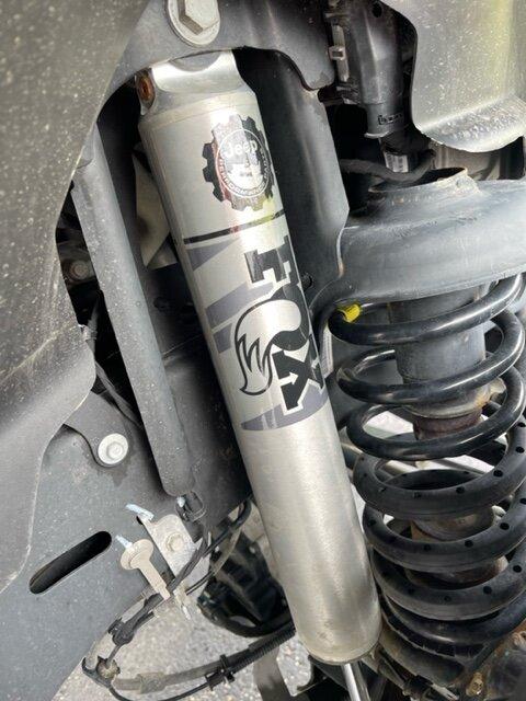 Jeep Gladiator Factory lift's, how to distinguish if it has one? rubishock