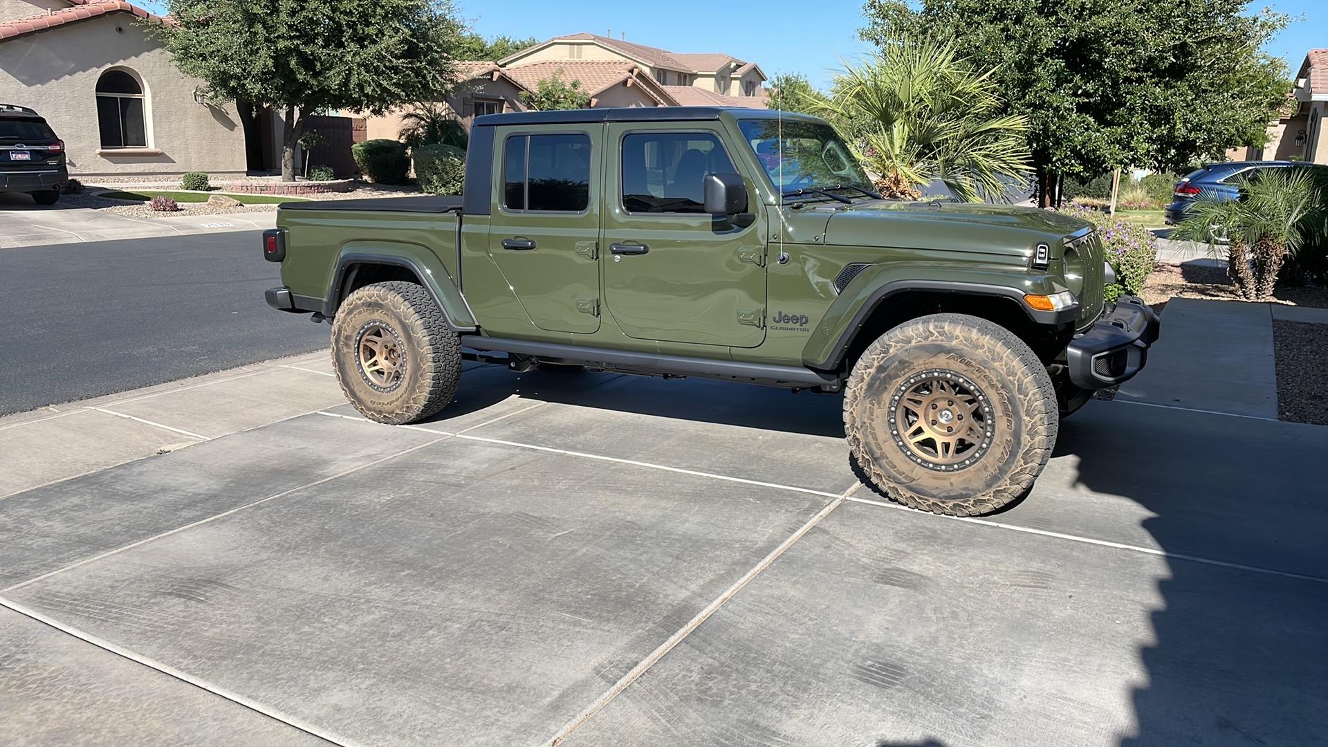 Jeep Gladiator Method street locks bfg ko2 at CE71CB5E-37F1-408F-A4E9-34FA05B8146E