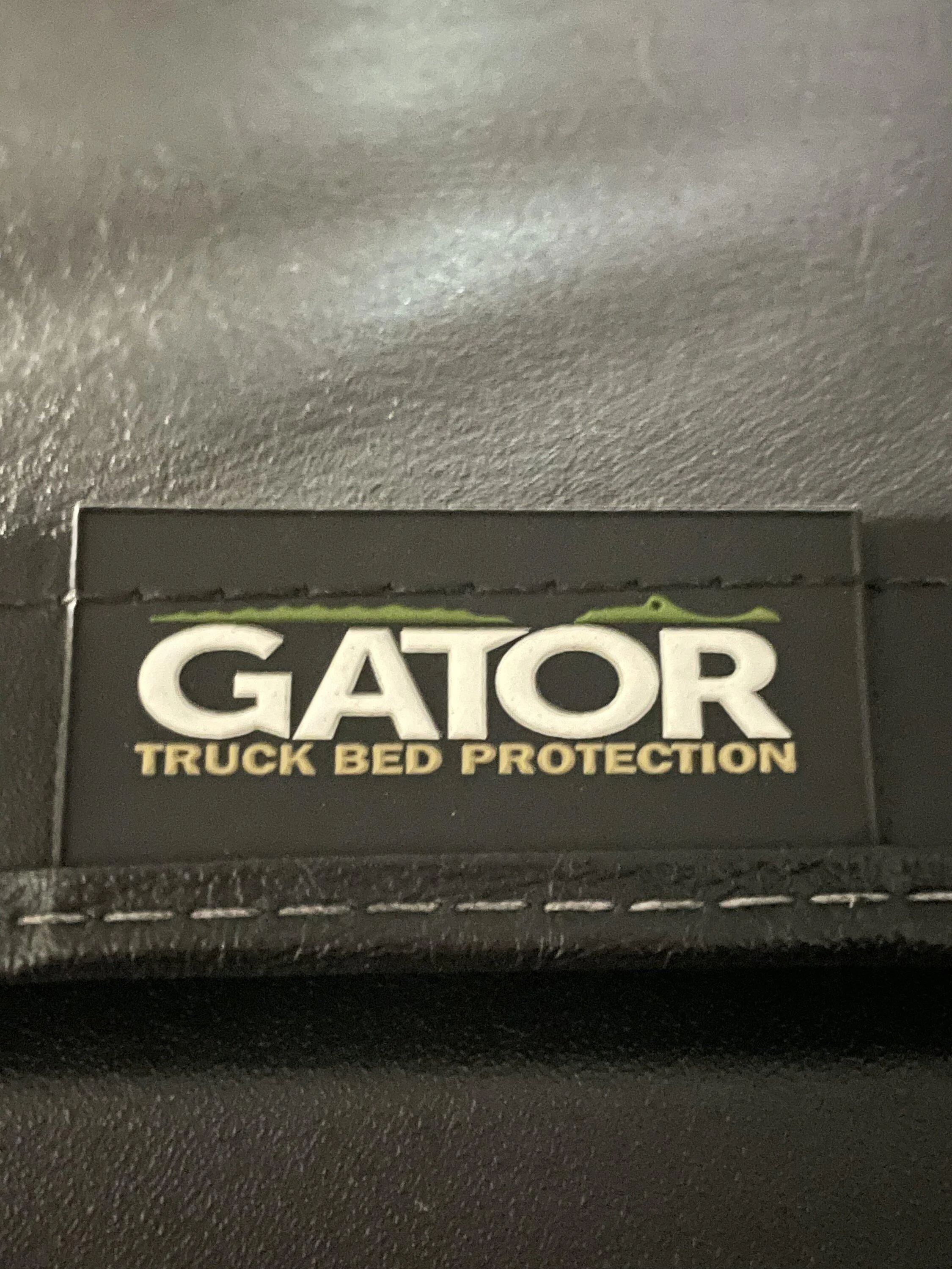 Jeep Gladiator Free Gator tri fold tonneau soft top gator to