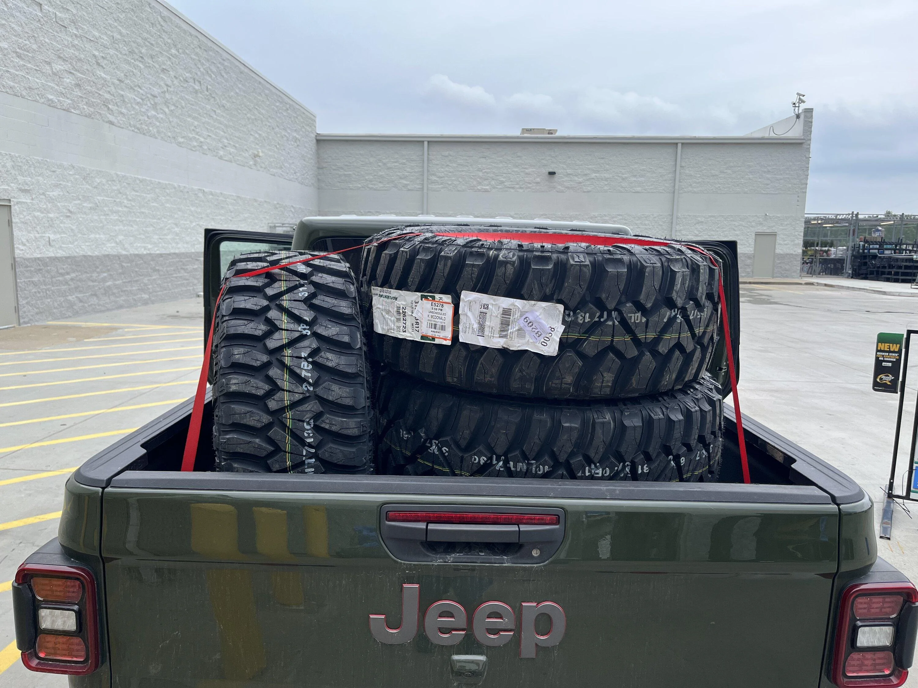 Jeep Gladiator They're real, and they're spectacular. $1100 on sale 315/70r17 kumho mt71 CAB9A7AD-6BC6-40F3-BC42-6ABB240EE97E