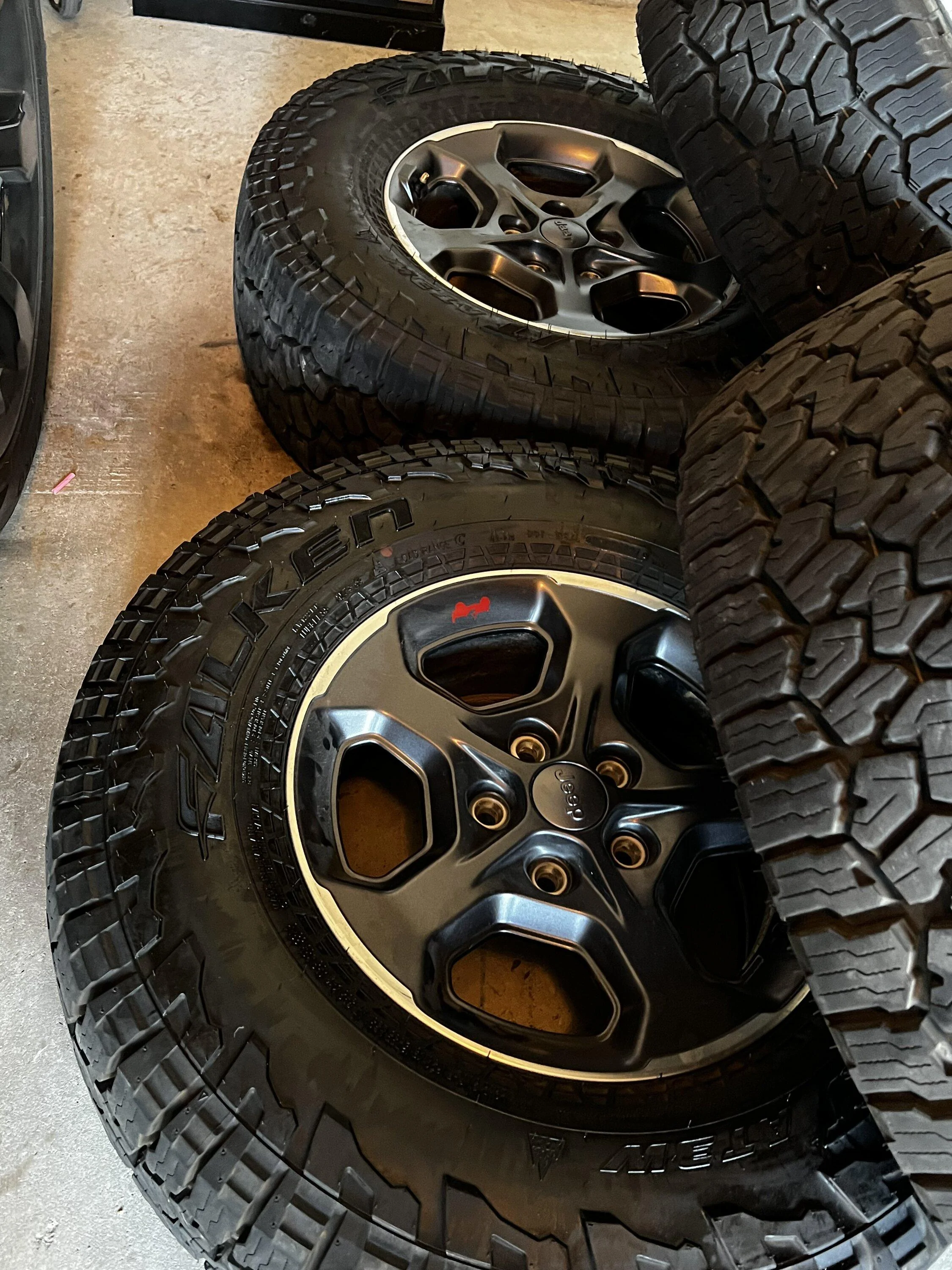 Jeep Gladiator SOLD - 2022 Gladiator Rubicon Diesel wheels, tires and stock suspension 8468C198-1F3A-4655-A331-9E6522348F98