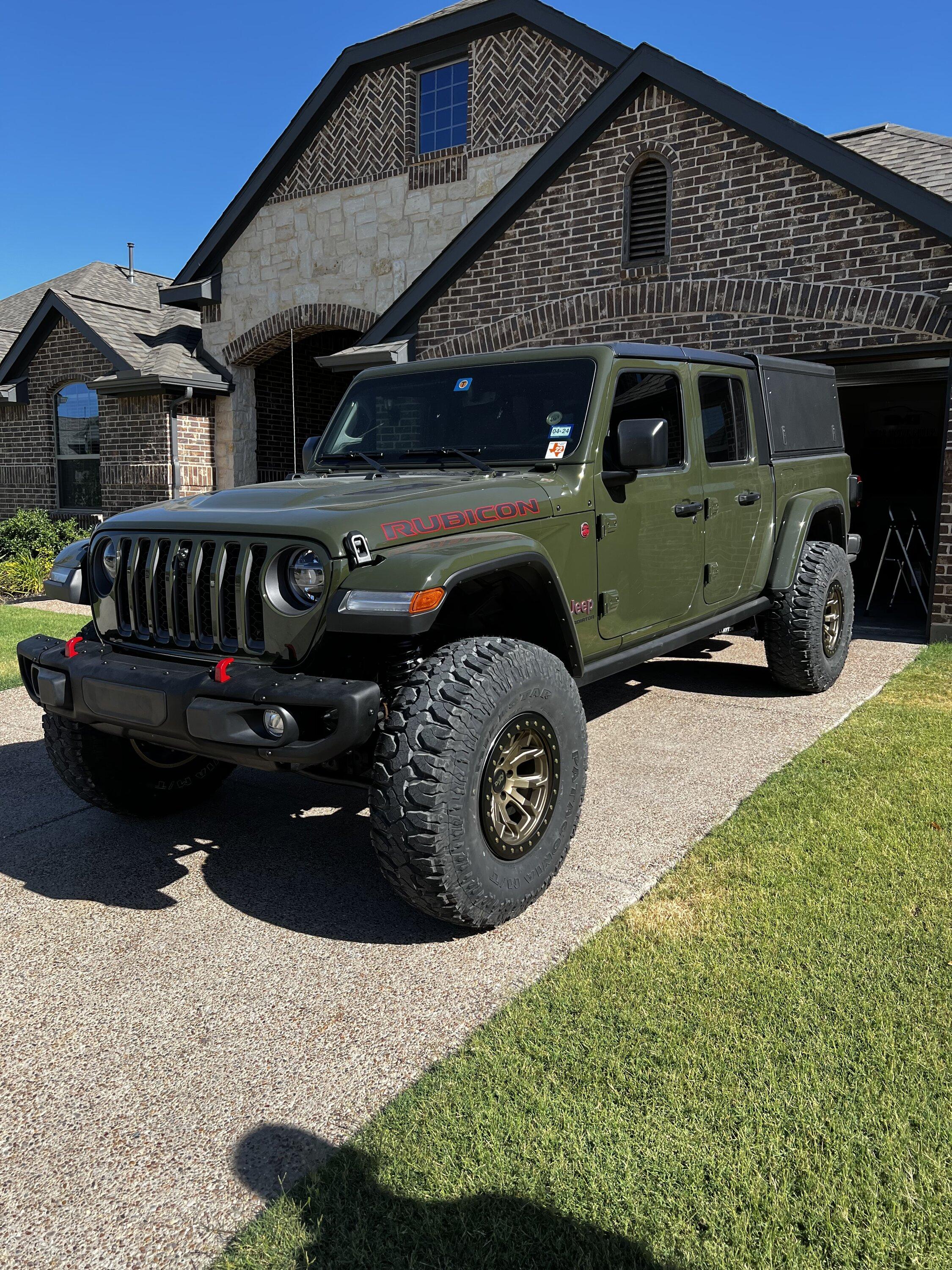 Jeep Gladiator SOLD - 2022 Gladiator Rubicon Diesel wheels, tires and stock suspension 415D7DD1-4E2C-444A-9AE2-D7C3ED86FB34