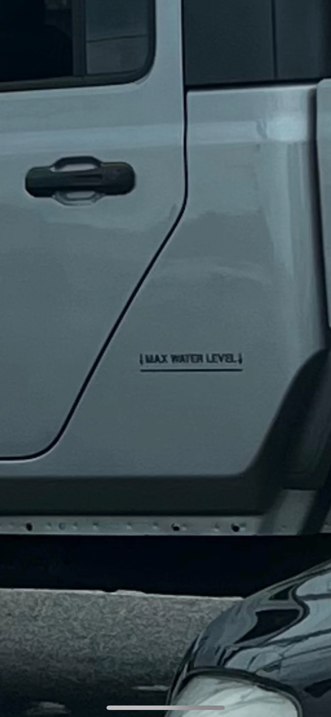 Jeep Gladiator Max water level decal 0A74392C-7D8C-40D0-B1AC-184D0446959A