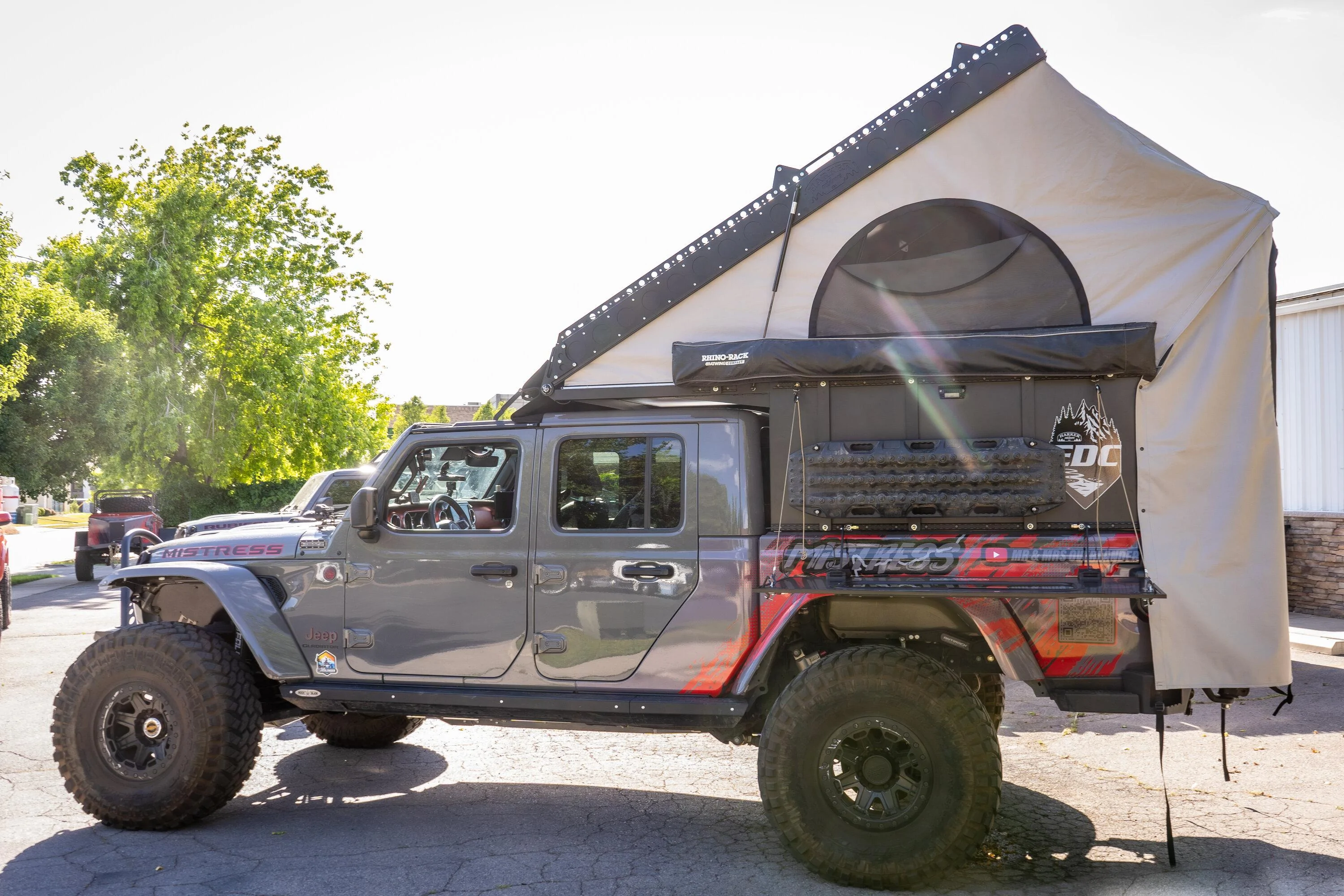 Jeep Gladiator Light weight wedge camper alternative DSC09316