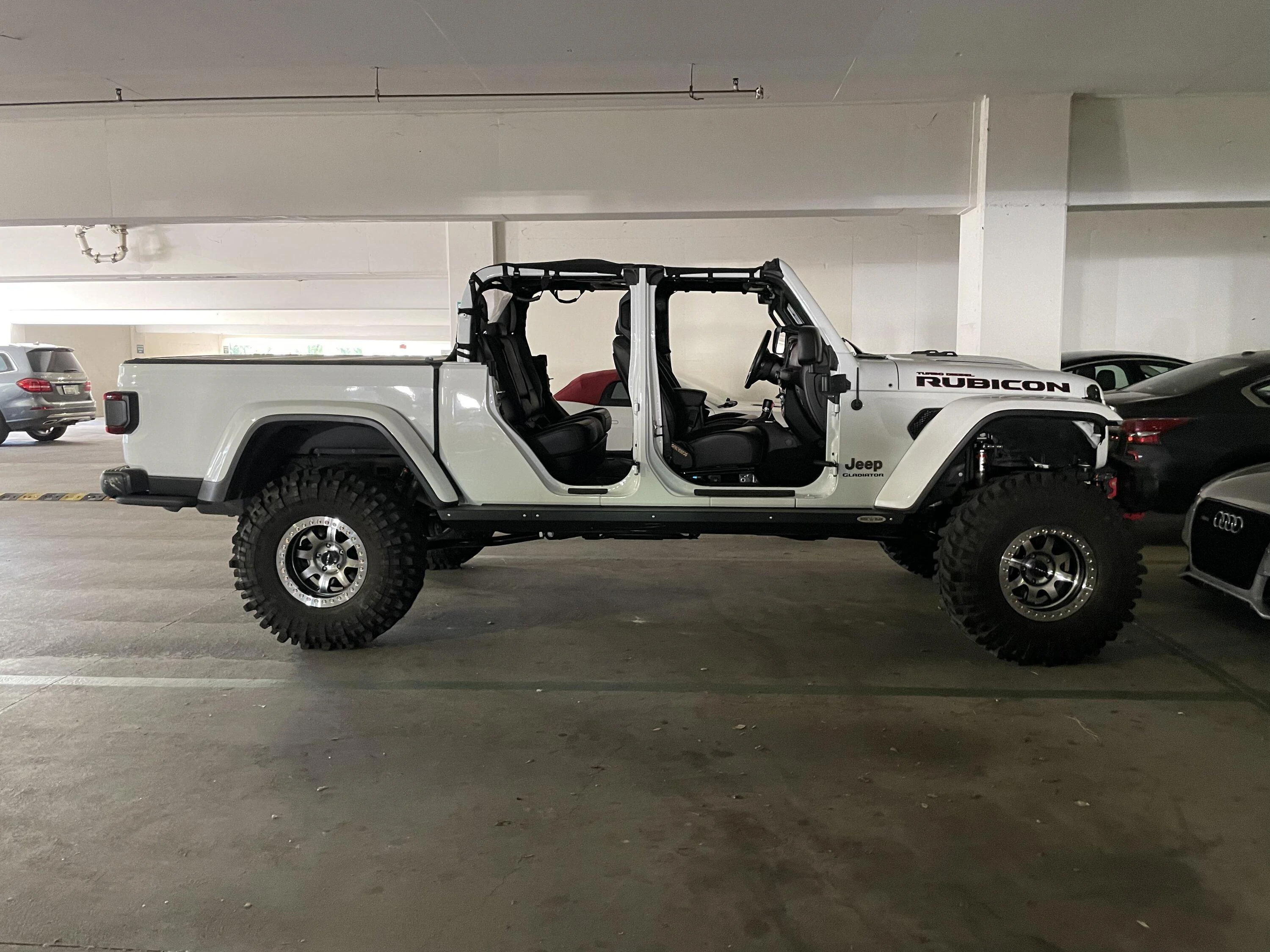 Jeep Gladiator BRIGHT WHITE Gladiator JT Club 828ABA94-80D3-4BC7-AD1A-BDD2D3002A5B
