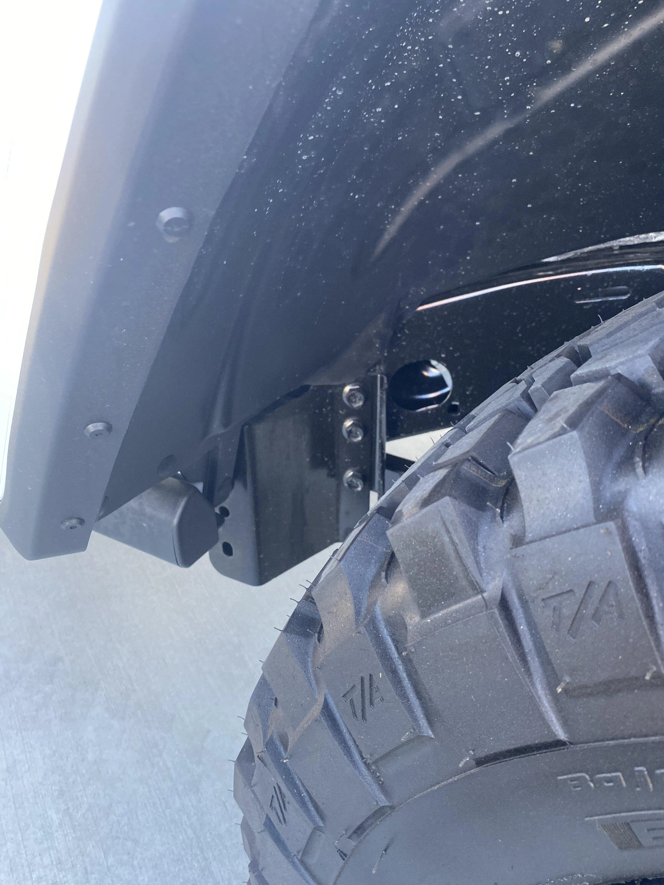Jeep Gladiator Some new gladiators have this odd metal piece..? 170E26EF-9745-40FC-8ADC-5EDFF87C3718