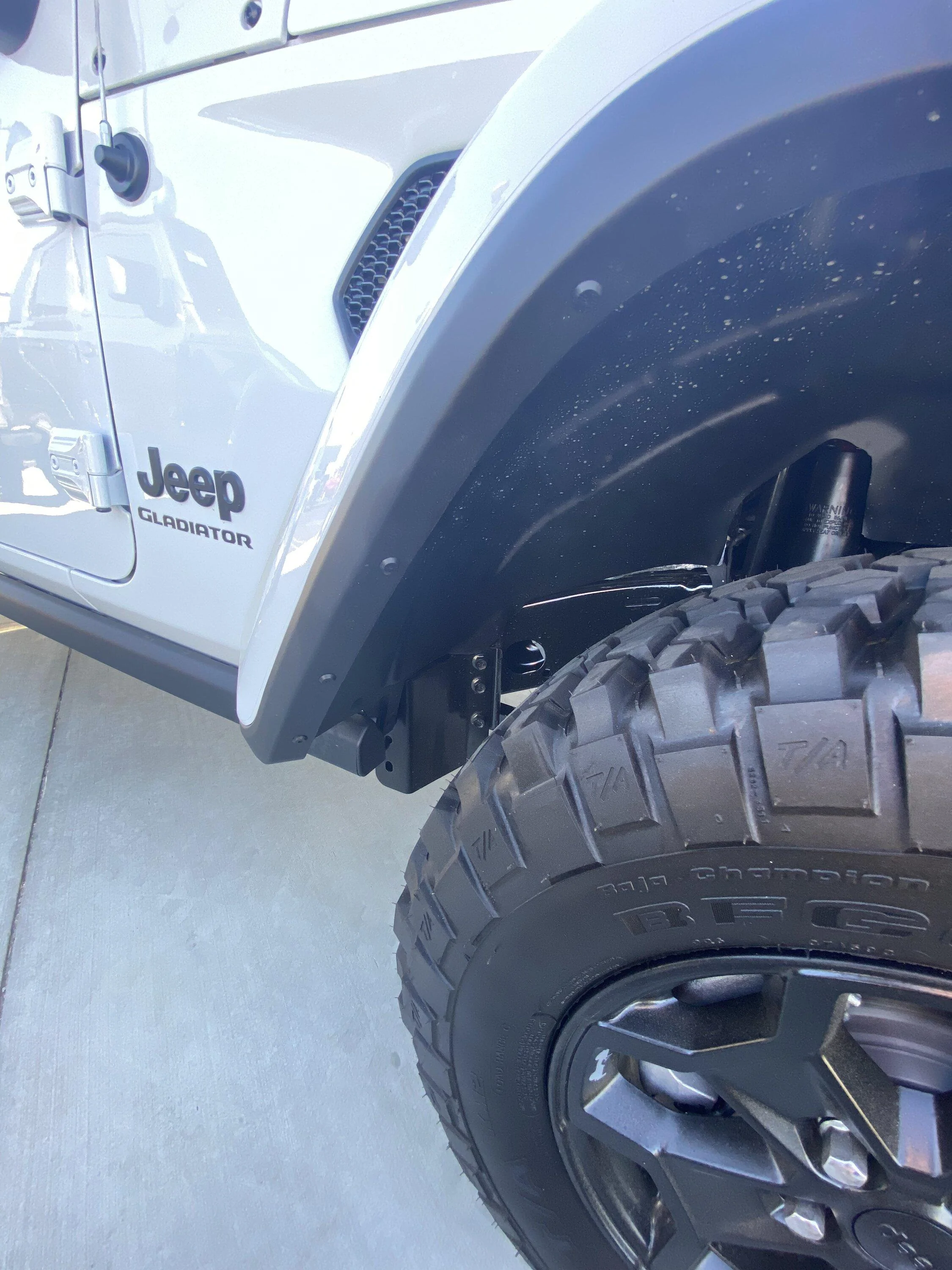 Jeep Gladiator Some new gladiators have this odd metal piece..? 62EE5A4A-FB70-45D1-ACC8-EECBCBC7FAD6