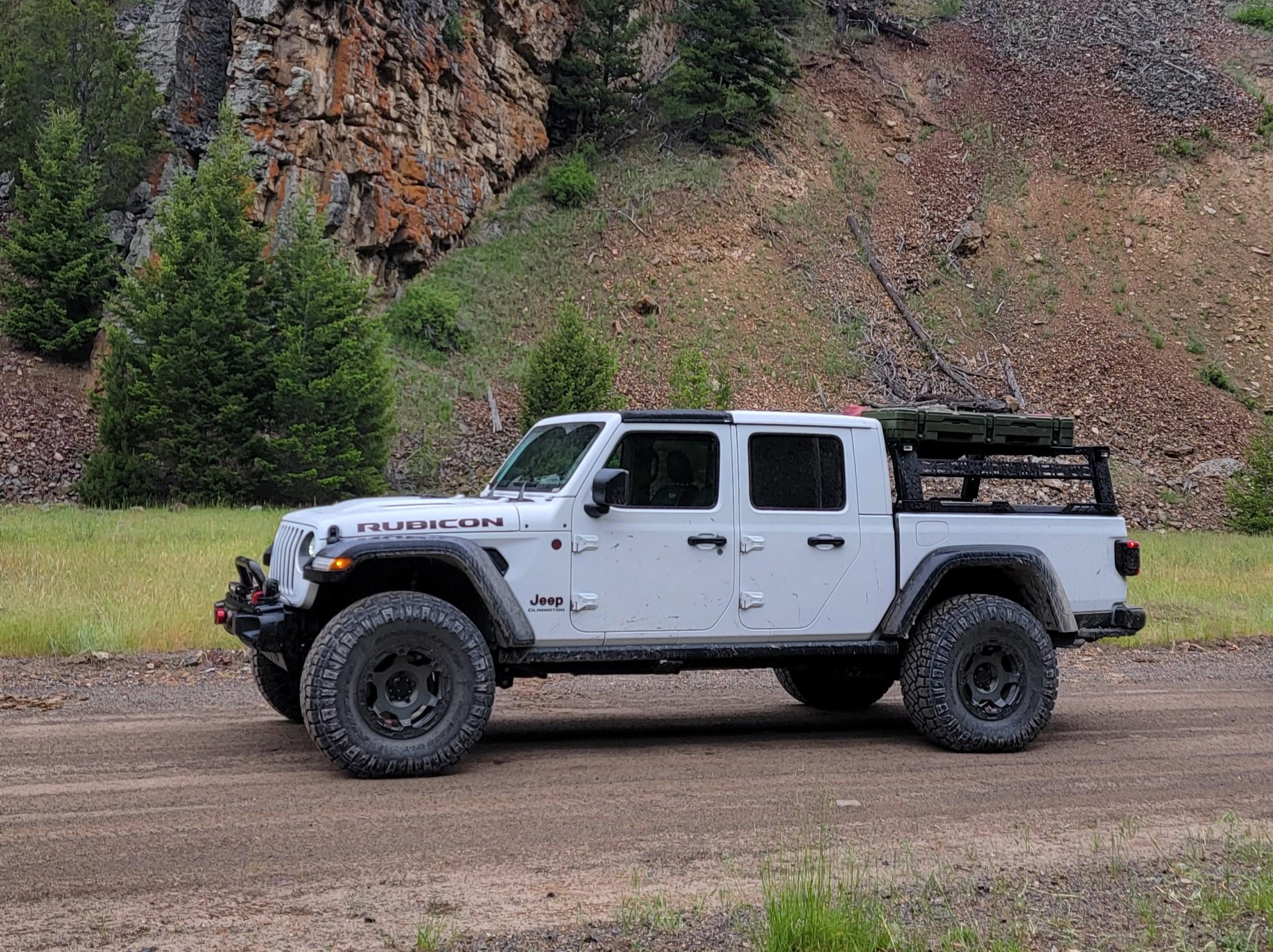 Jeep Gladiator BRIGHT WHITE Gladiator JT Club 2022-07-03 09.32.30a