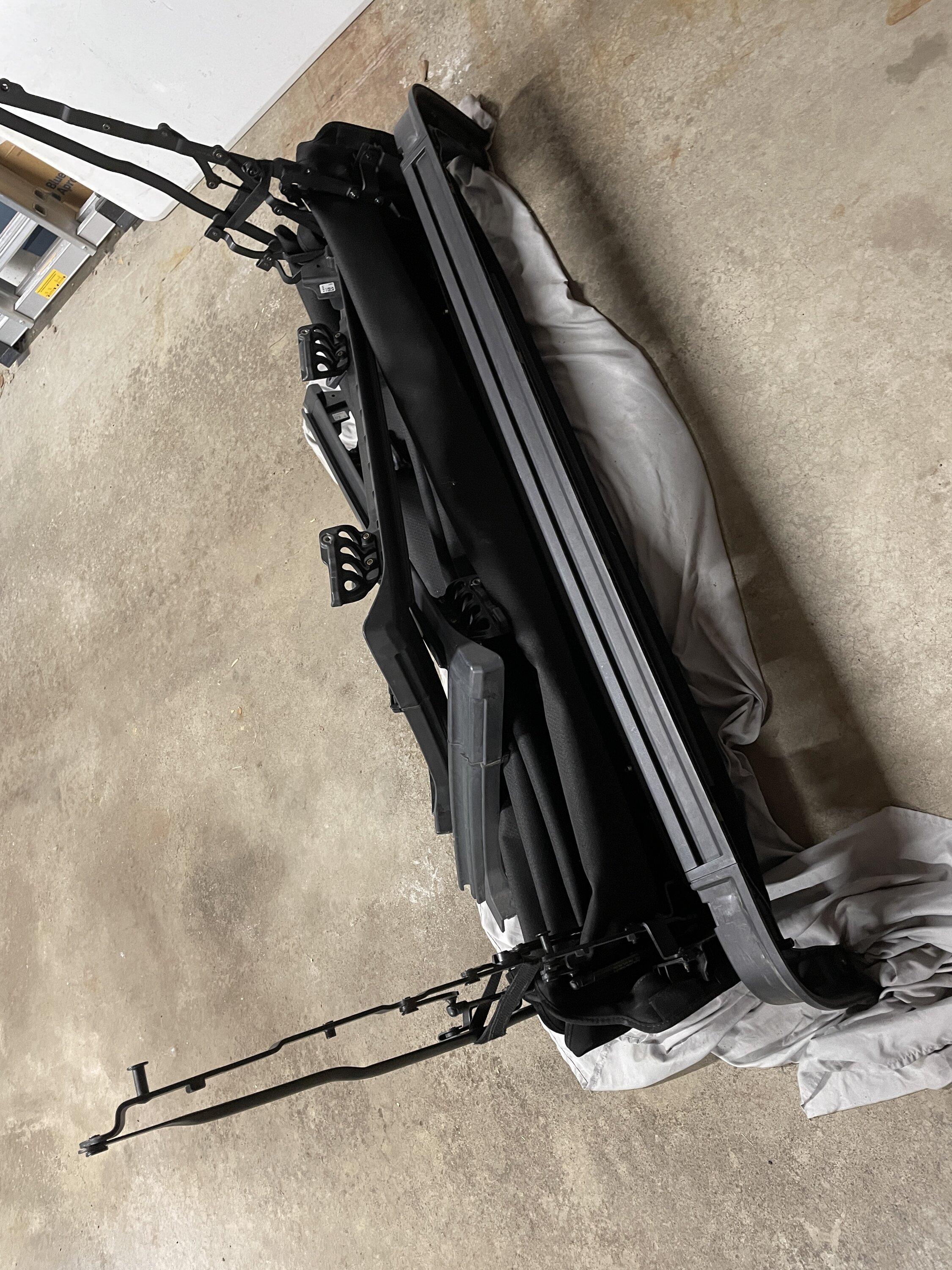 Jeep Gladiator FS: Premium Soft Top CE050E76-DCAA-43F0-B817-3A168E78F381