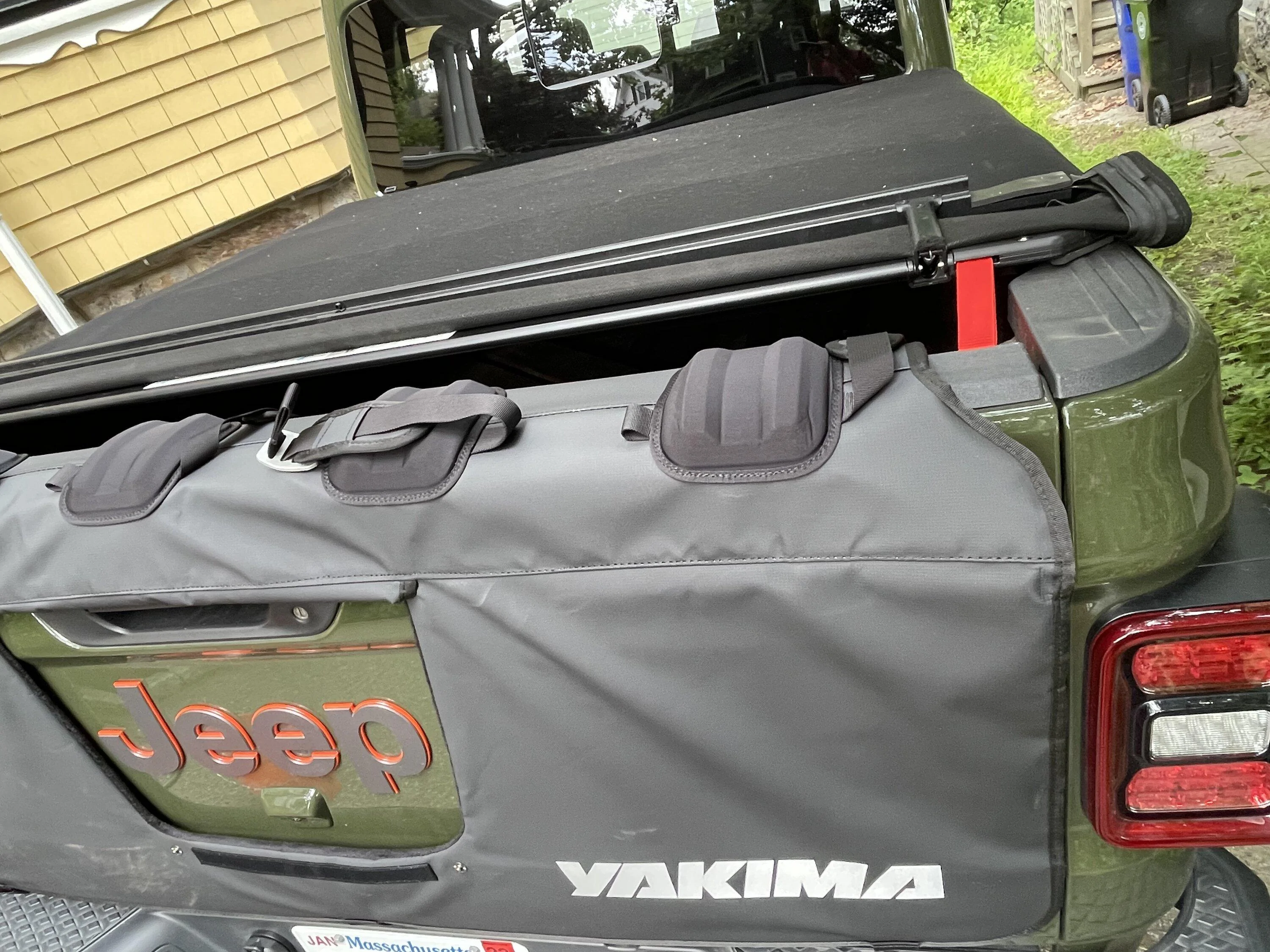 Jeep Gladiator tailgate pads for bikes? E81A066B-D47F-4FBC-AD4D-CF0D00810B00