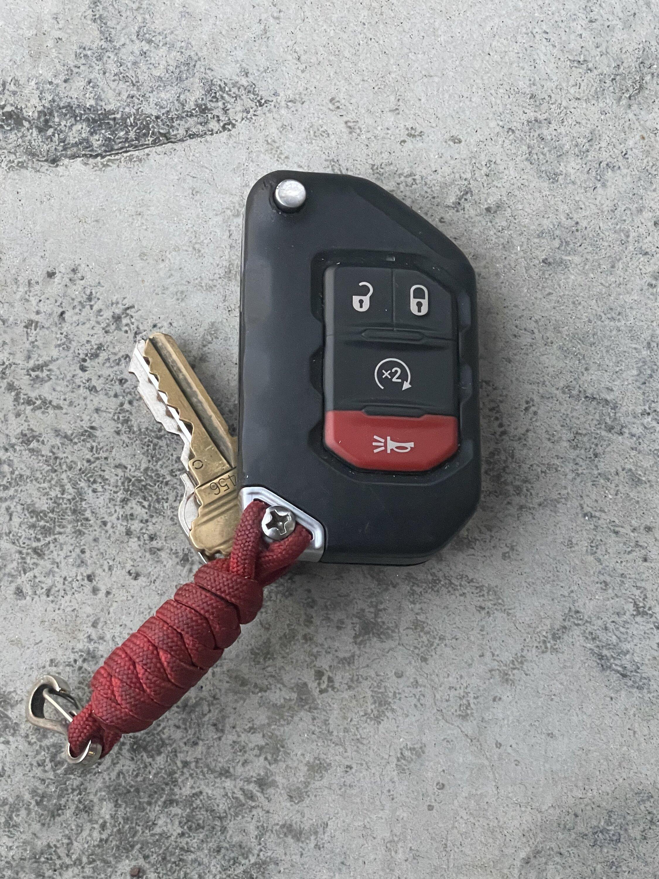 Jeep Gladiator Cool Keychain Find 6532BA8A-0F75-4128-BD5A-9DCE517CFC54