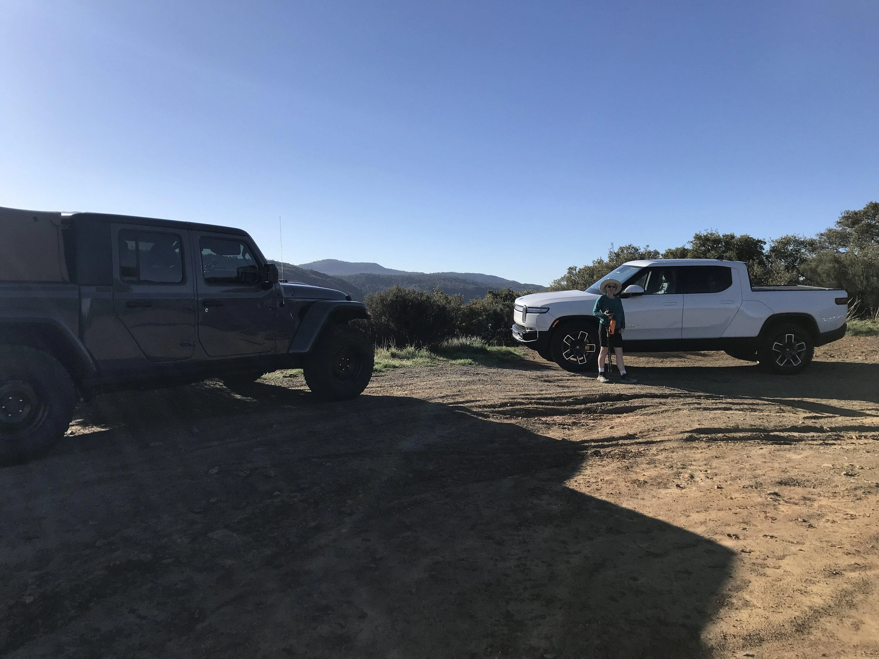 Jeep Gladiator Gladiator vs  rivian 32C664D7-FC36-4603-8BAA-5B9E74DB522E