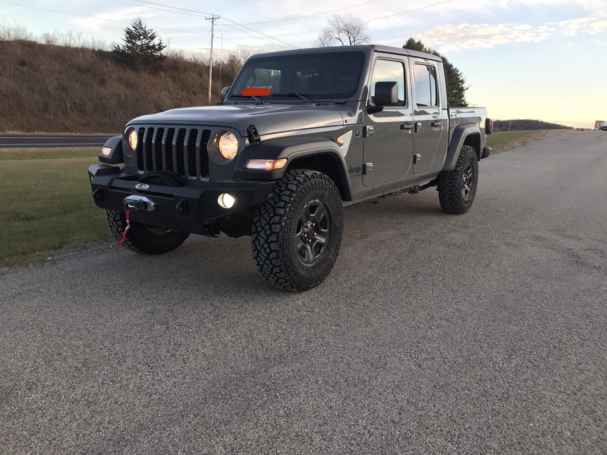 Jeep Gladiator Kenda Klever R/T KR601 35x10.50R17 IMG_2588.JPEG