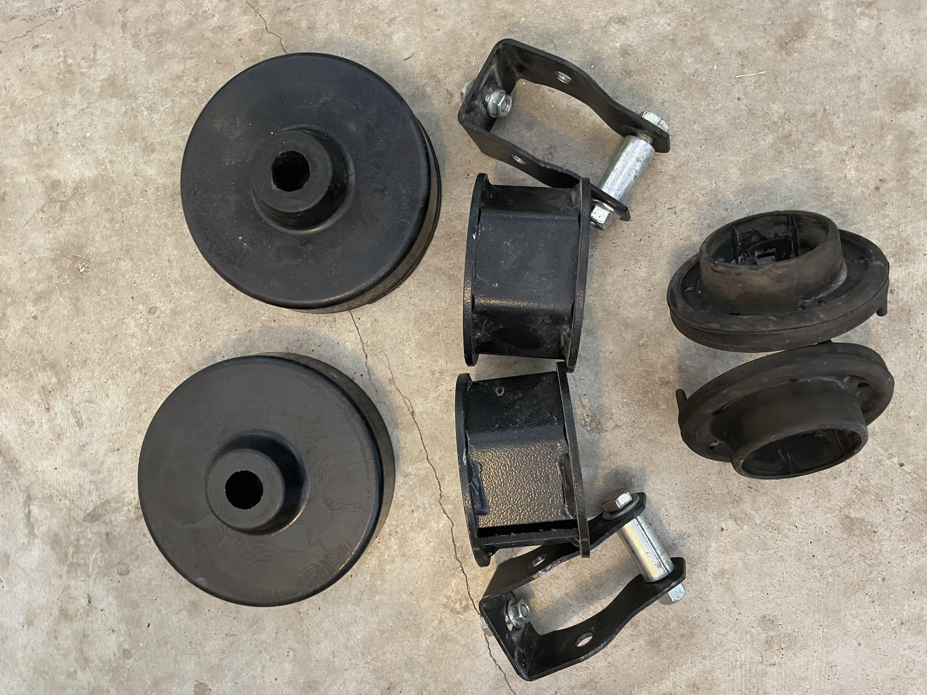 Jeep Gladiator Spacer leveling/lift kit 2.5 inch from and 1.5 inch rear BEC6F30F-C777-42E4-A495-A8C945B2E89D